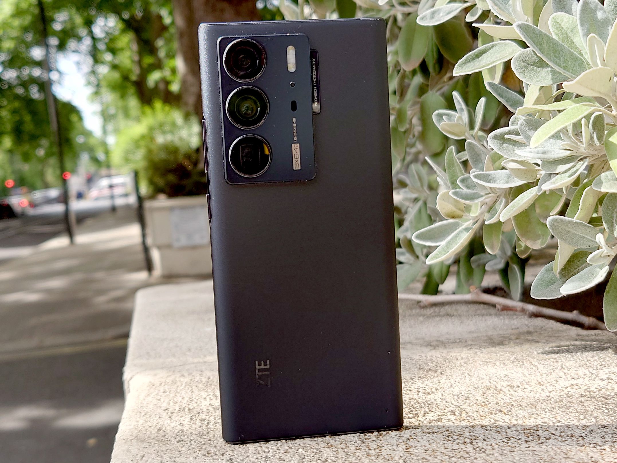 Zte axon40 Ultra 18/1tb グローバル Black ZTE Axon 40 Ultra: Under Display Camera Flagship - Global