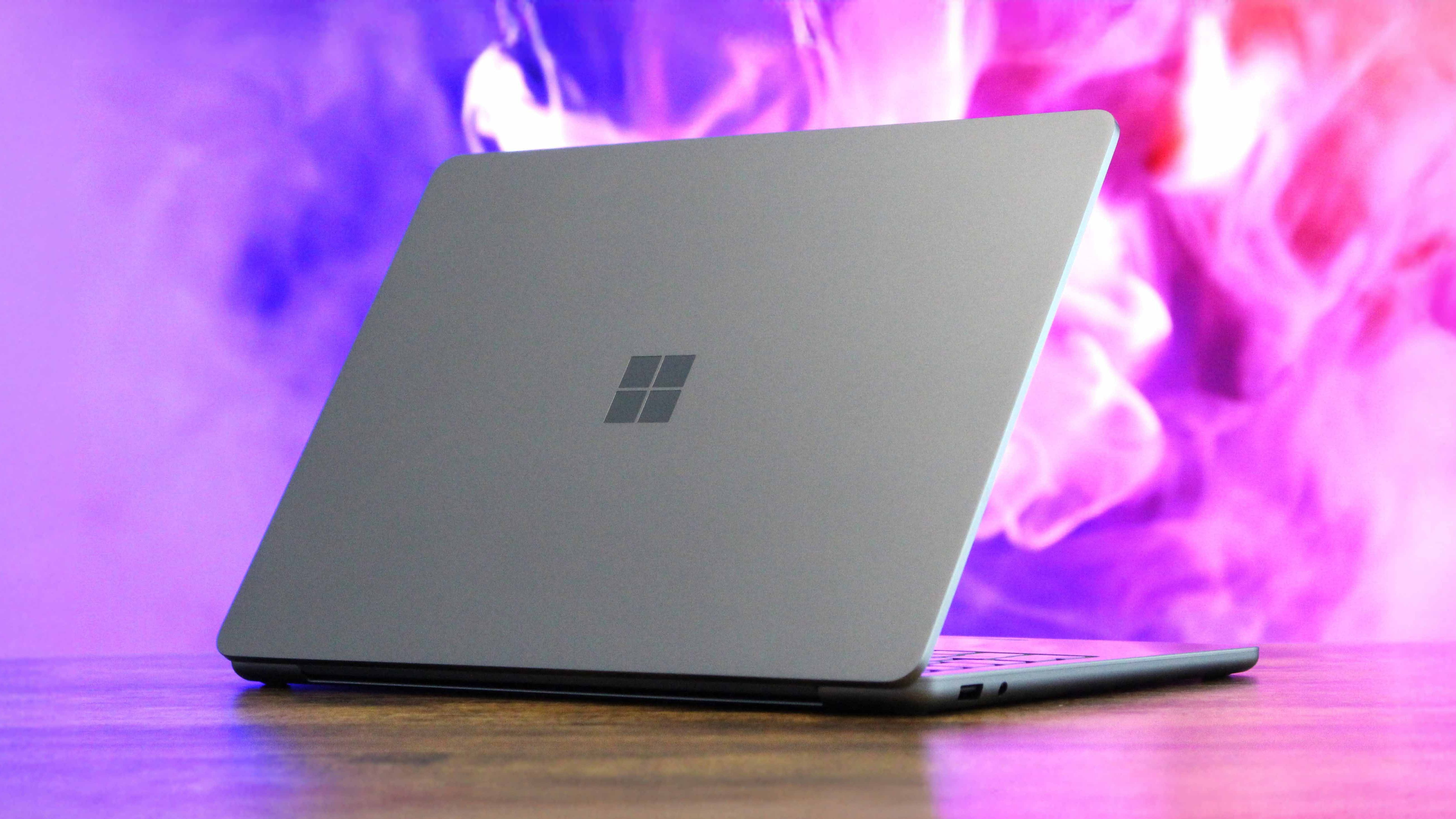 Microsoft Surface Laptop 13インチ Officeあり Surface Laptop - The new AI-powered business laptop with a