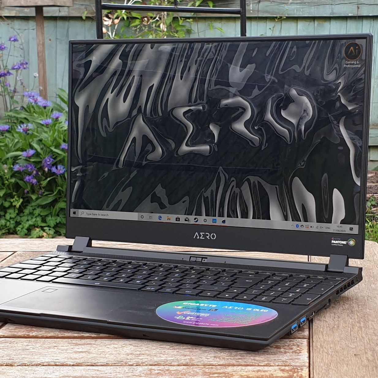 AERO 15 XB 4K OLED 有機EL UHD RTX2070super mqdefault.jpg