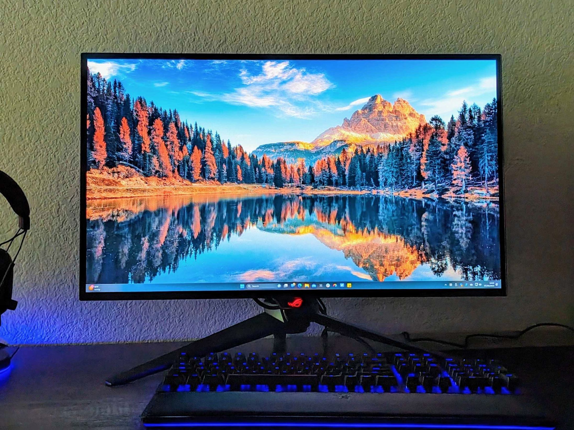 ディスプレイ・モニター本体 ROG Swift OLED PG27AQDM ROG Swift OLED PG27AQDM-R | 27 to 31.5 Inches | Gaming