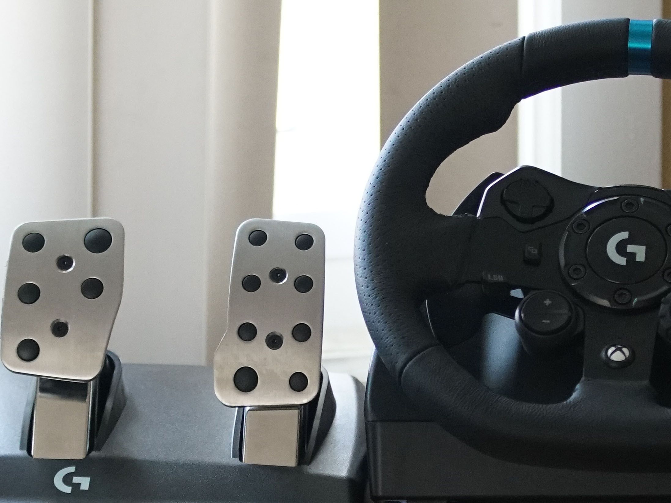 Amazon.com: Logitech G923 Racing Wheel and Pedals for Xbox X