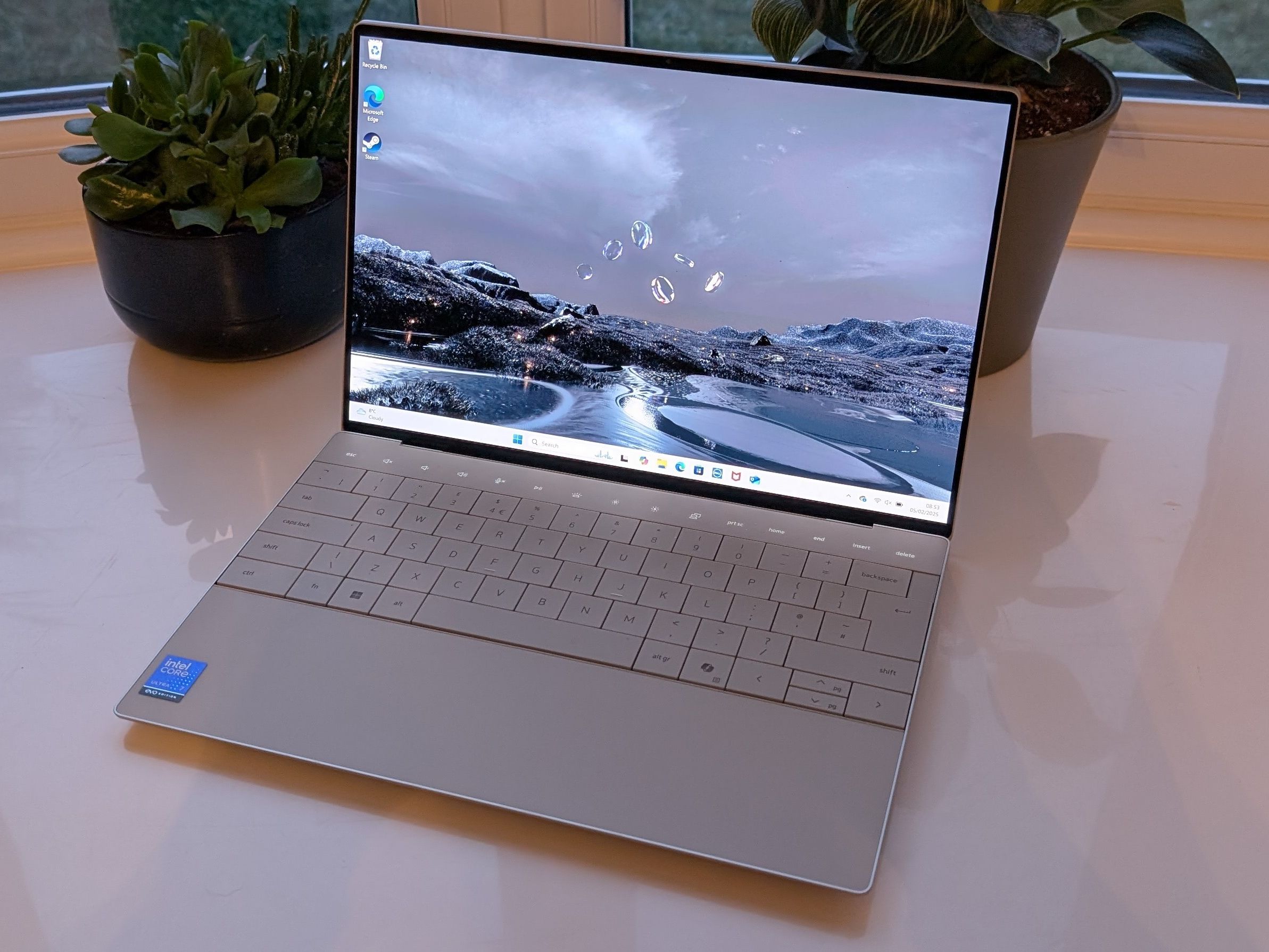 DELL XPS 13 (9350) 2025年モデル Core Ultra 7 Dell XPS 13 Laptop - Thin and Lightweight Laptop | Dell USA