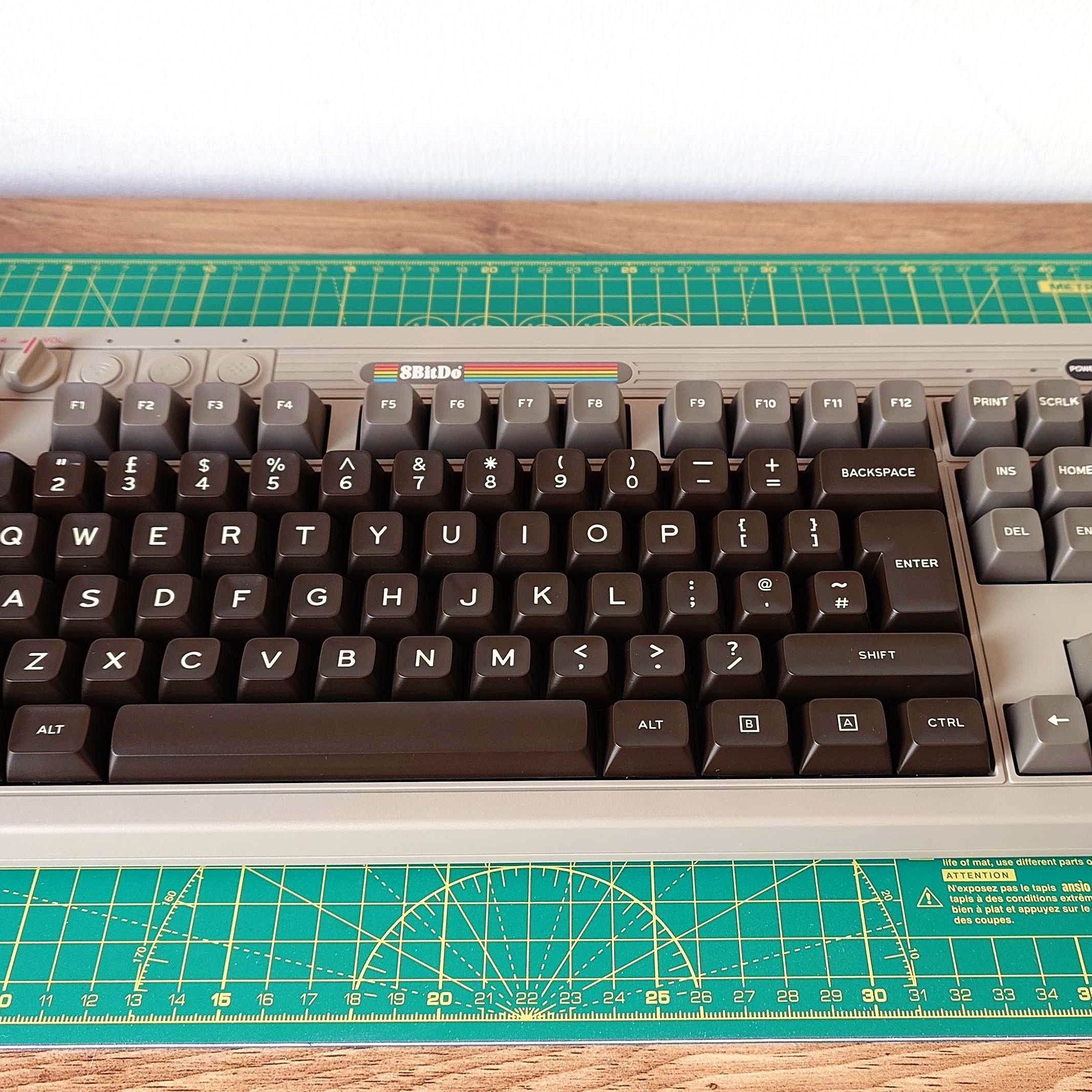 This mechanical keyboard will fulfill your modern C64 dreams