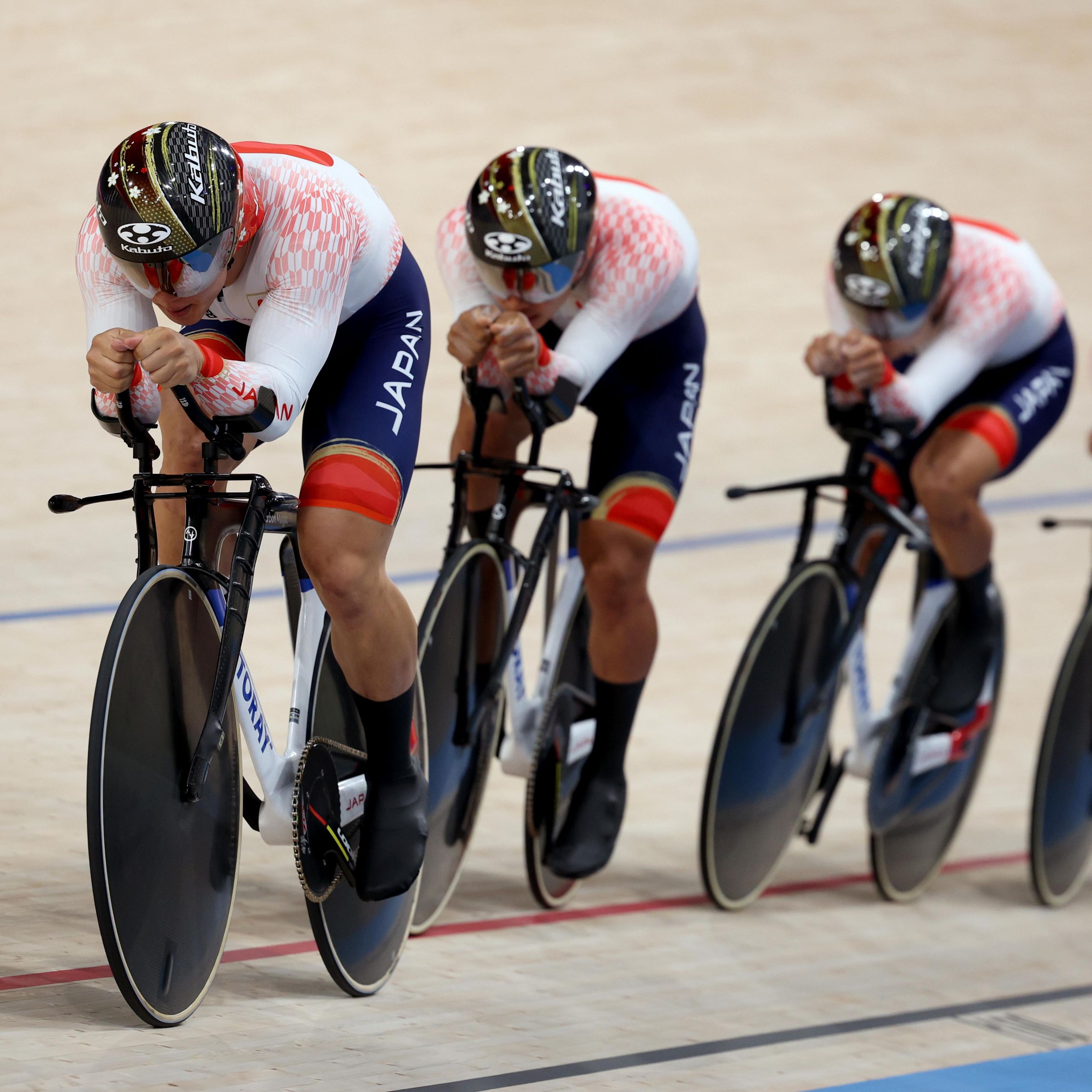 Japan use £108,000 track bike with left-sided drivetrain at Paris