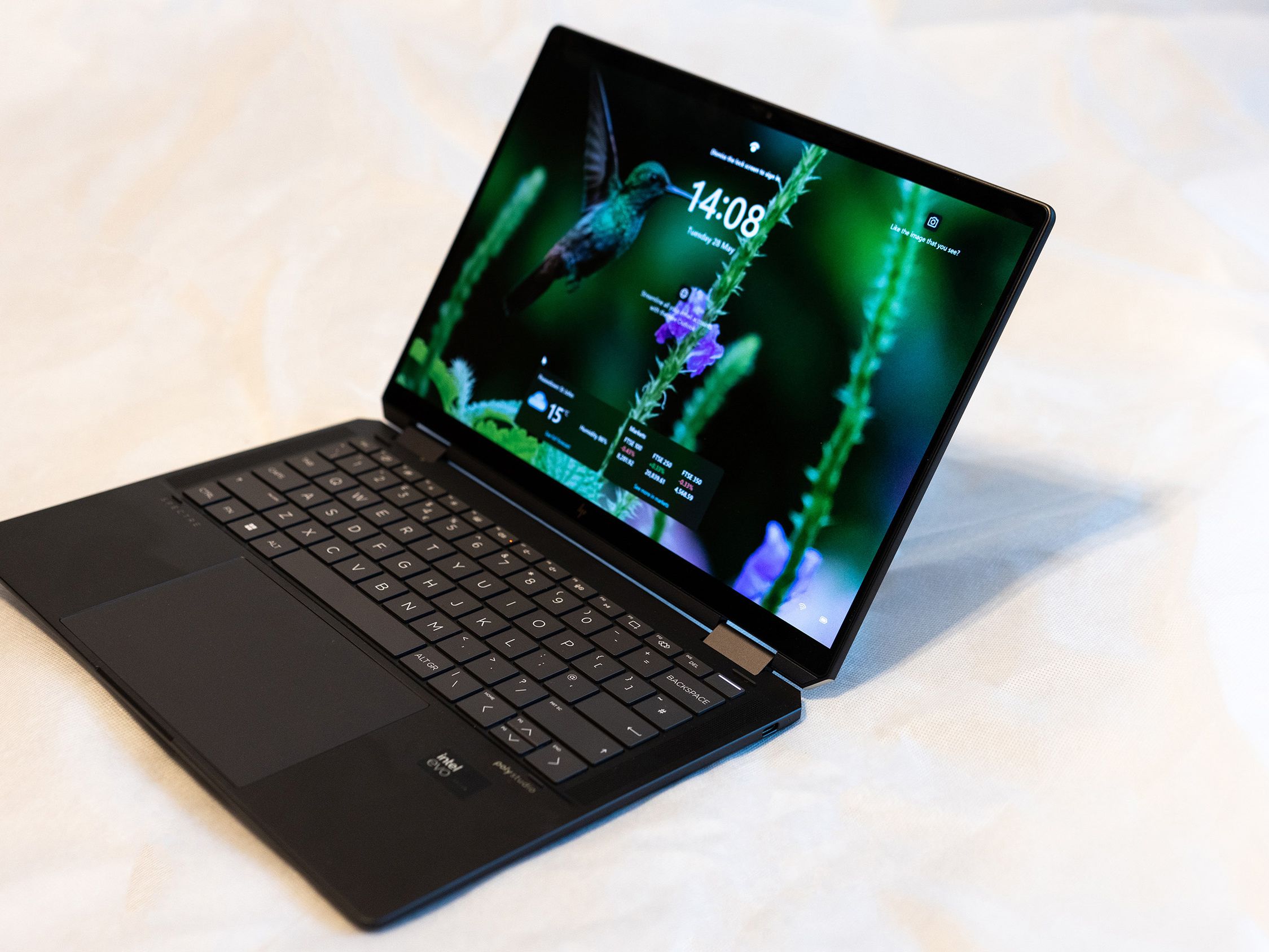 高級感を堪能しつつ性能にも大満足！ HP「Spectre x360 14」を
