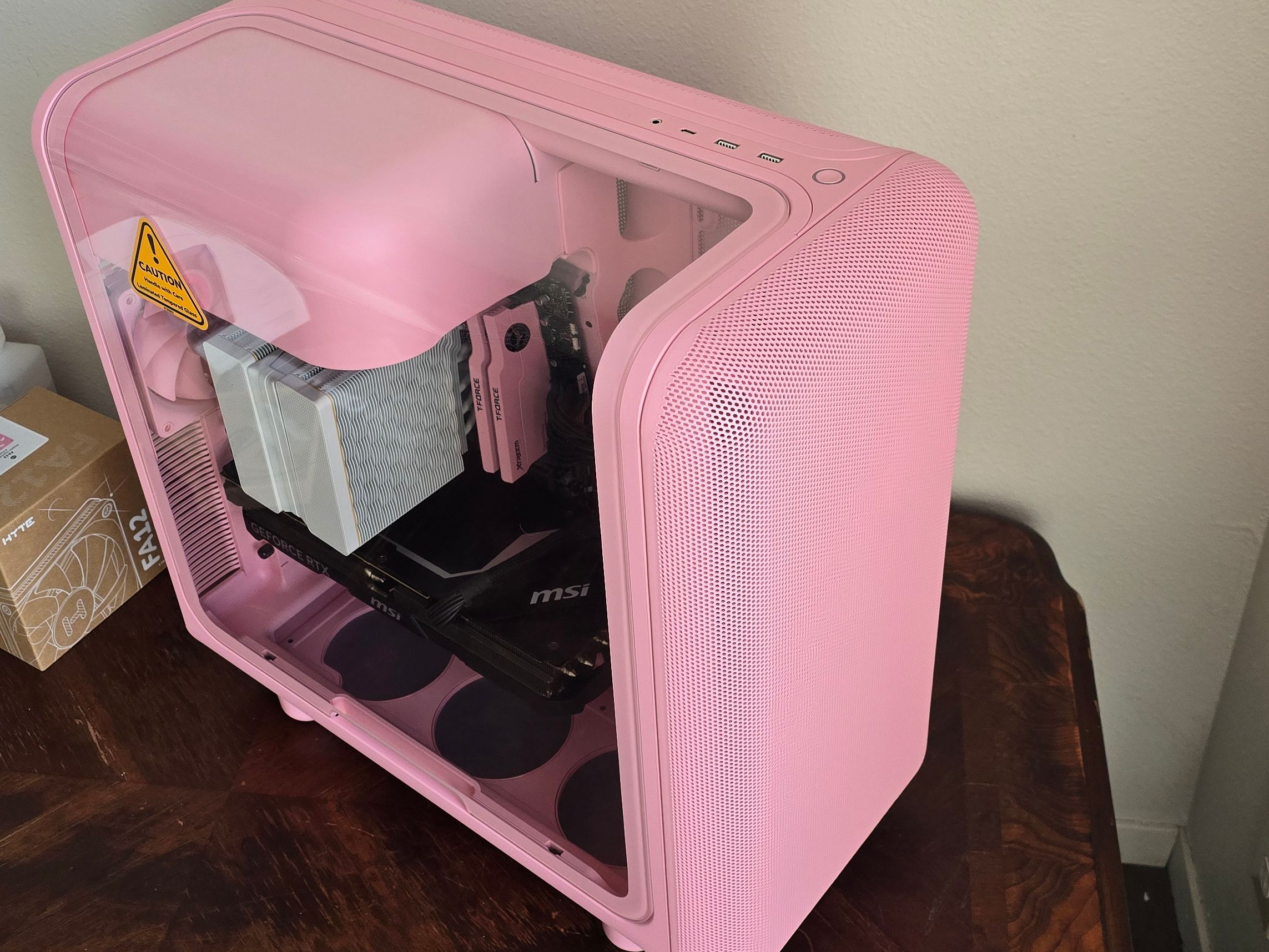 Hyte X50 tested with FA12 fans - Hyte X50 Case Review: rounded