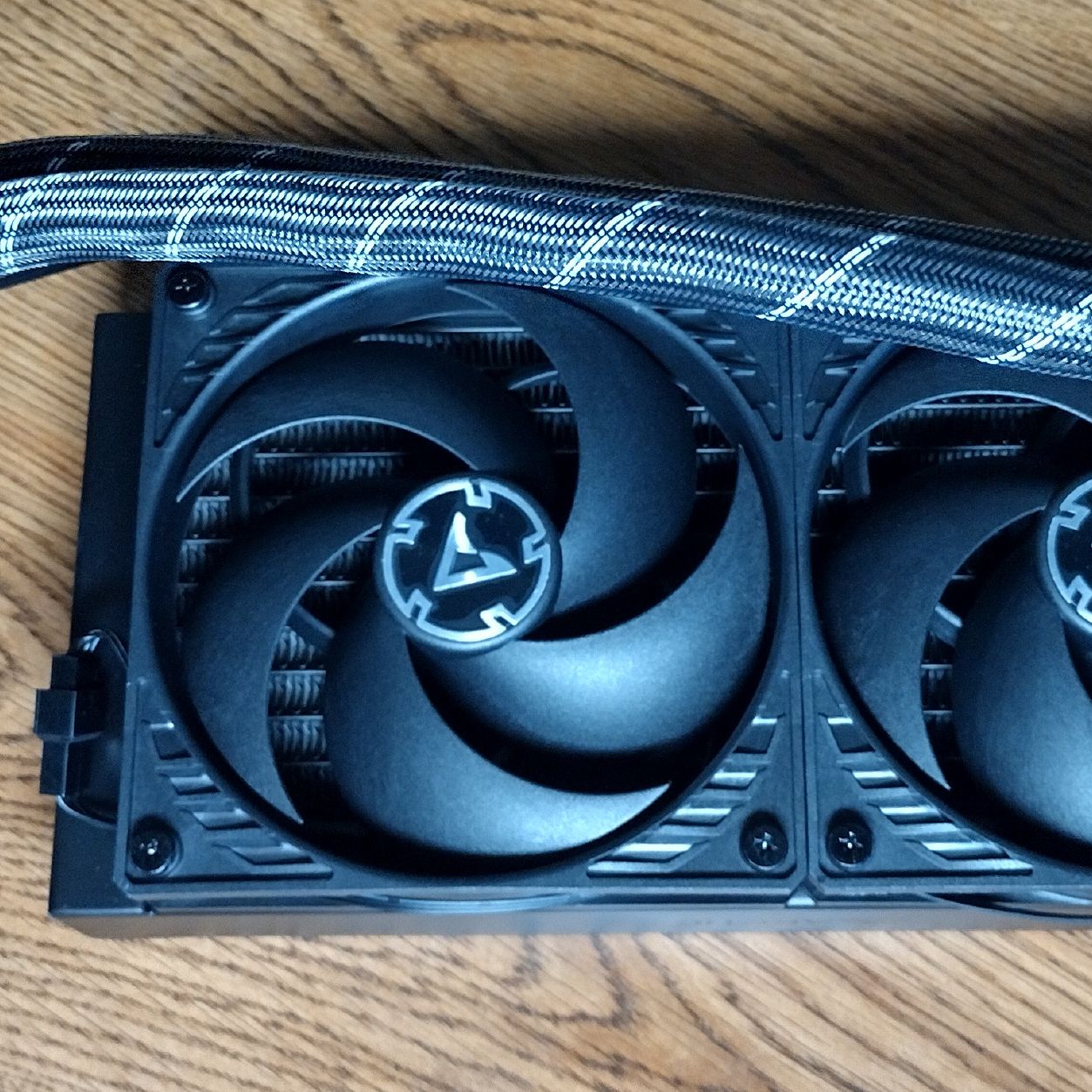 Arctic Liquid Freezer II 240 Review: Quiet i9 Chiller | Tom's Hardware