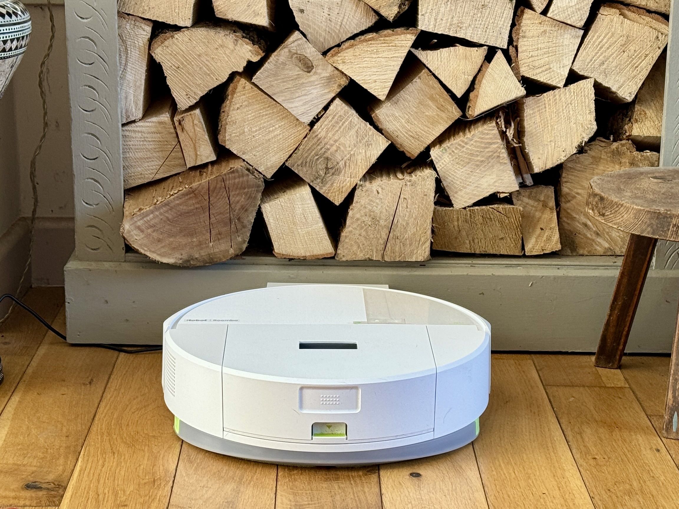 iRobot ルンバ 205 DustCompactor Combo Roomba® 205 DustCompactor™ Combo robot​ | iRobot®