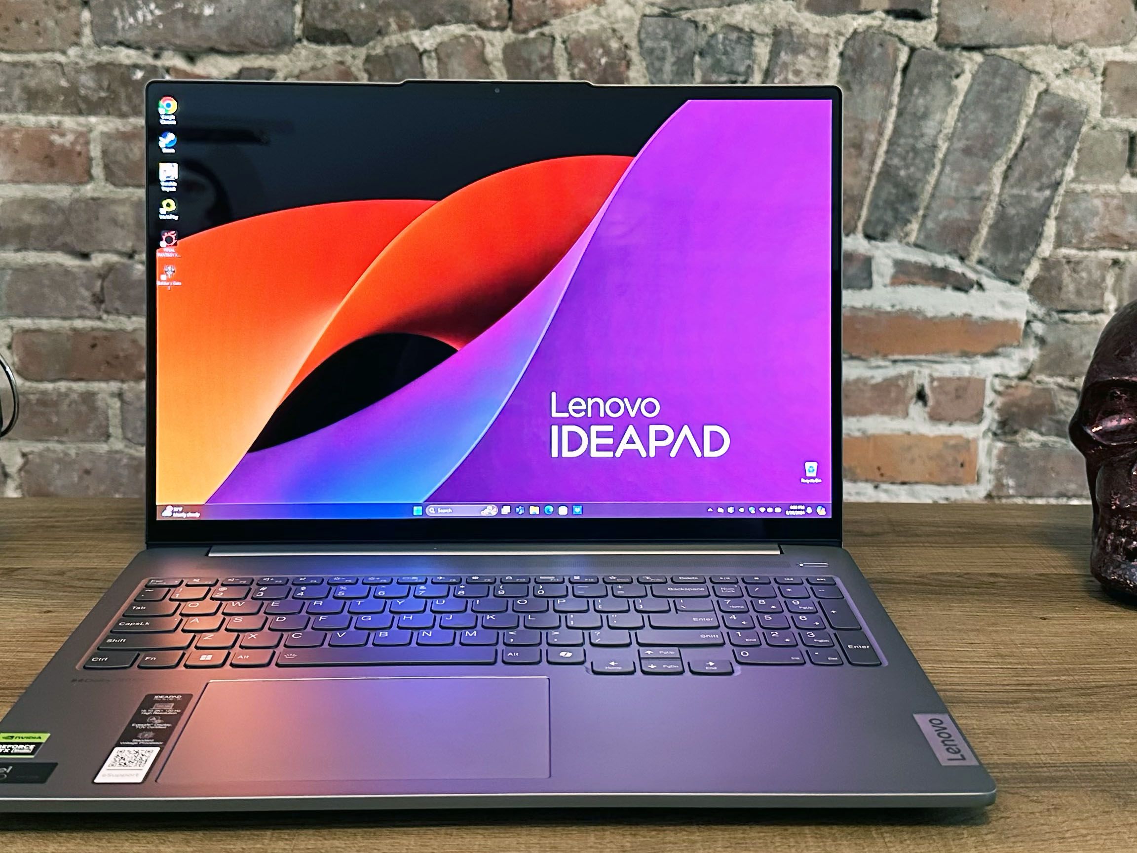 IdeaPad Pro 5i (16″ Intel) | Versatile laptop with powerful