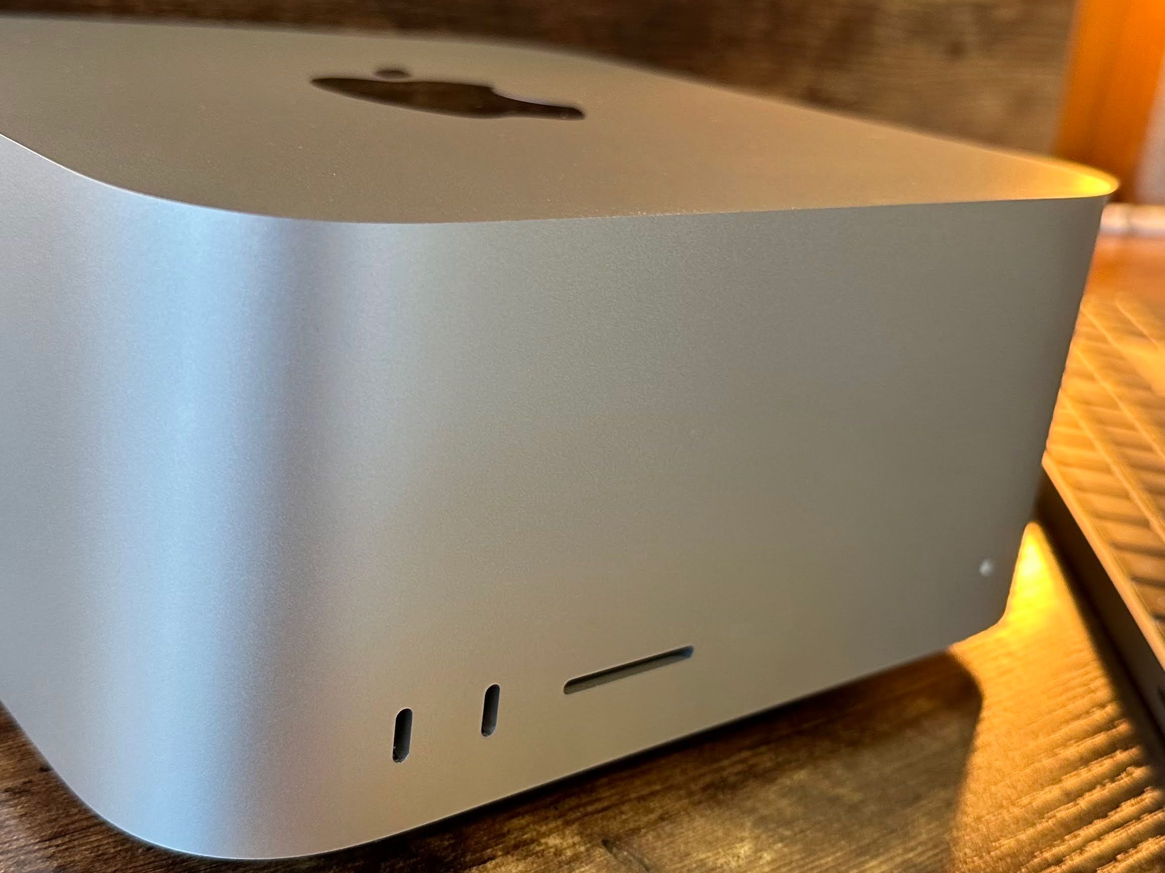 極美品3年保証 Mac Studio M2 Ultra 64GB ローカルLLM oFUAymS4WwFvy7qQLnTPTK.jpg