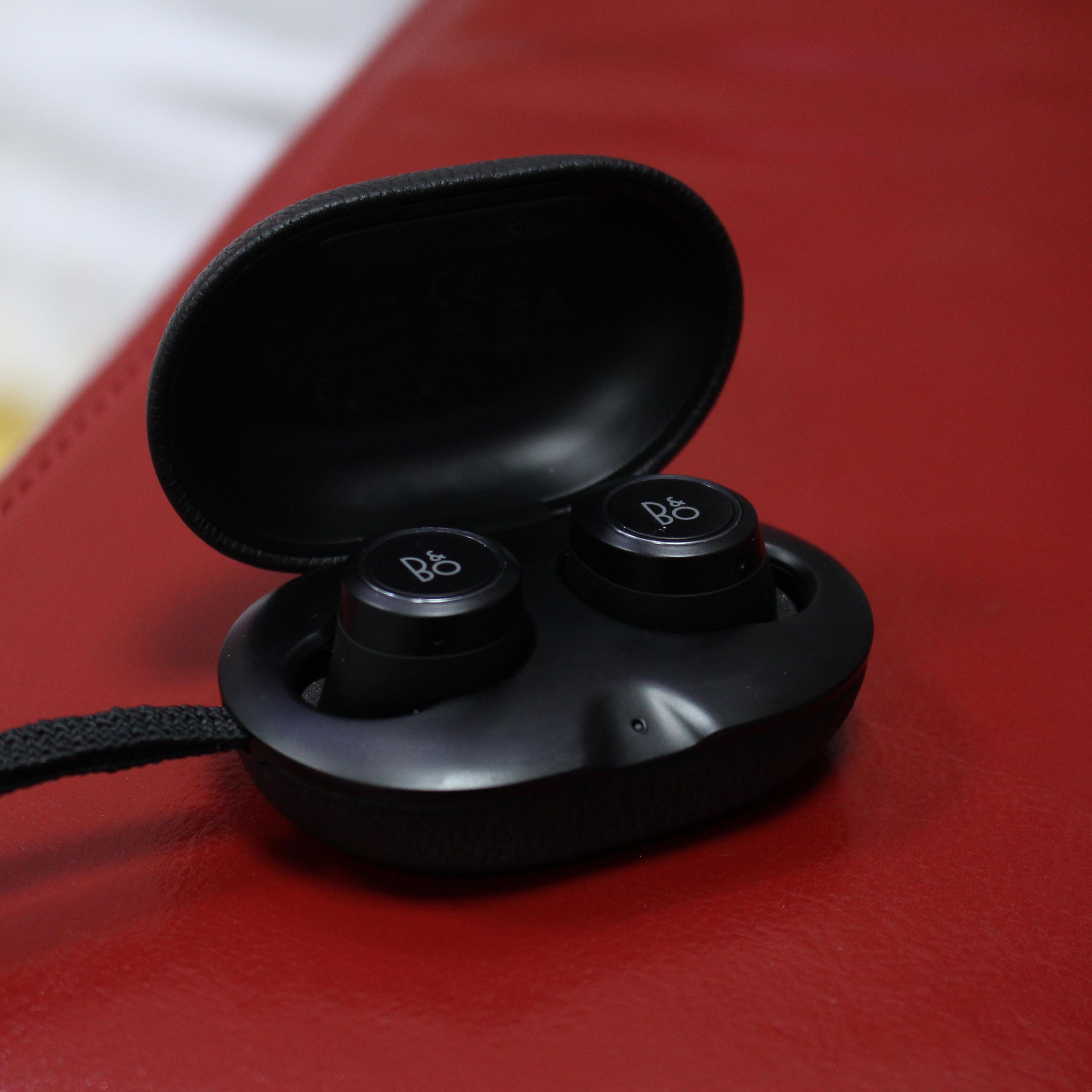 ヘッドフォン/イヤフォン B&amp;O beoplay e8 sport black Bang&Olufsen Beoplay E8 Sport [Black] 価格比較 - 価格.com
