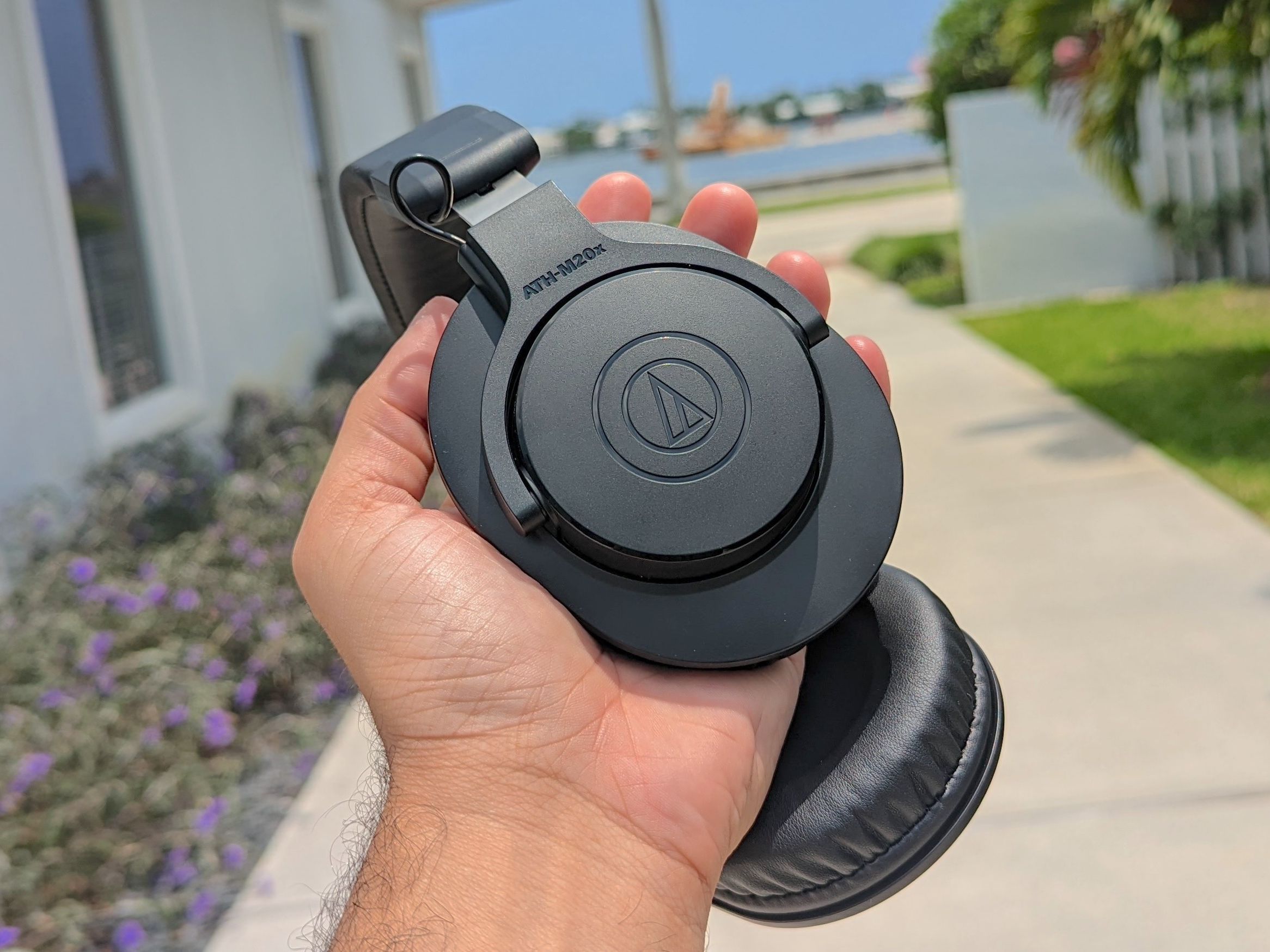美品 Audio-Technica ATH-M20xbt Audio-Technica ATH-M20xBT Review: Excellent Wireless