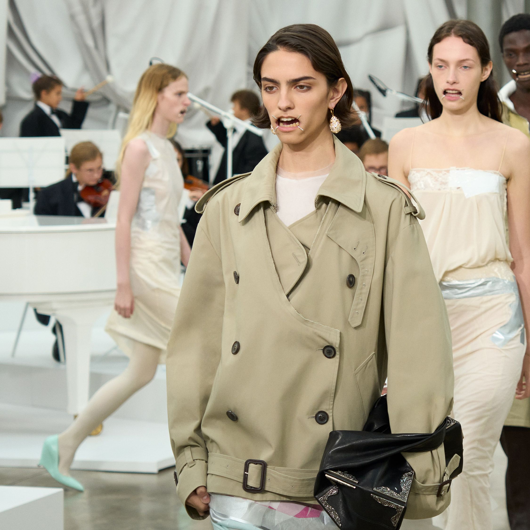 A MAGAZINE MAISON MARTIN MARGIELA マルジェラ A MAGAZINE CURATED BY MAISON MARTIN MARGIELA - LIMITED