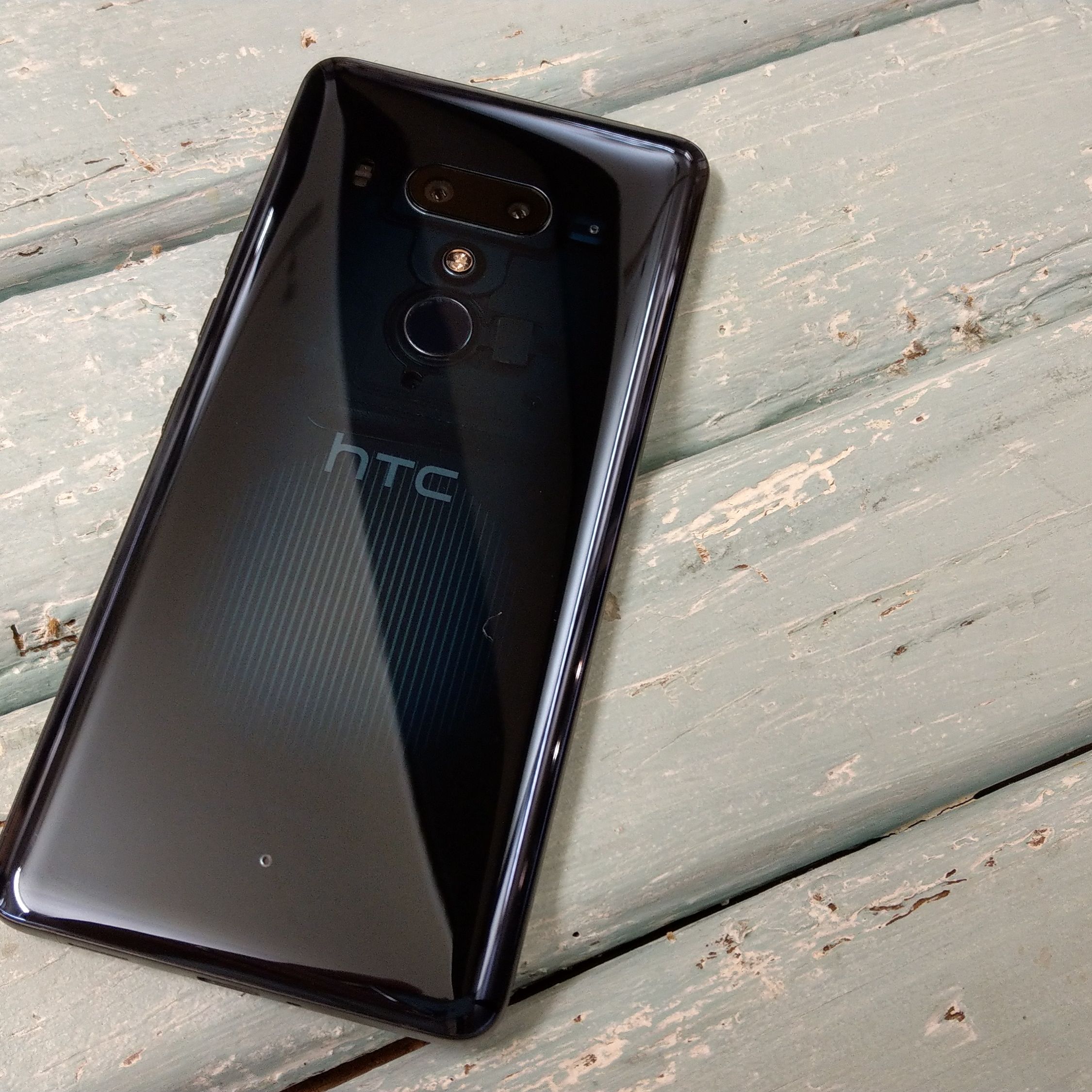 HTC - HTC U12+　セラミックブラック 【値下げしました】 71xwTHgYRAL._UF894,1000_QL80_.jpg