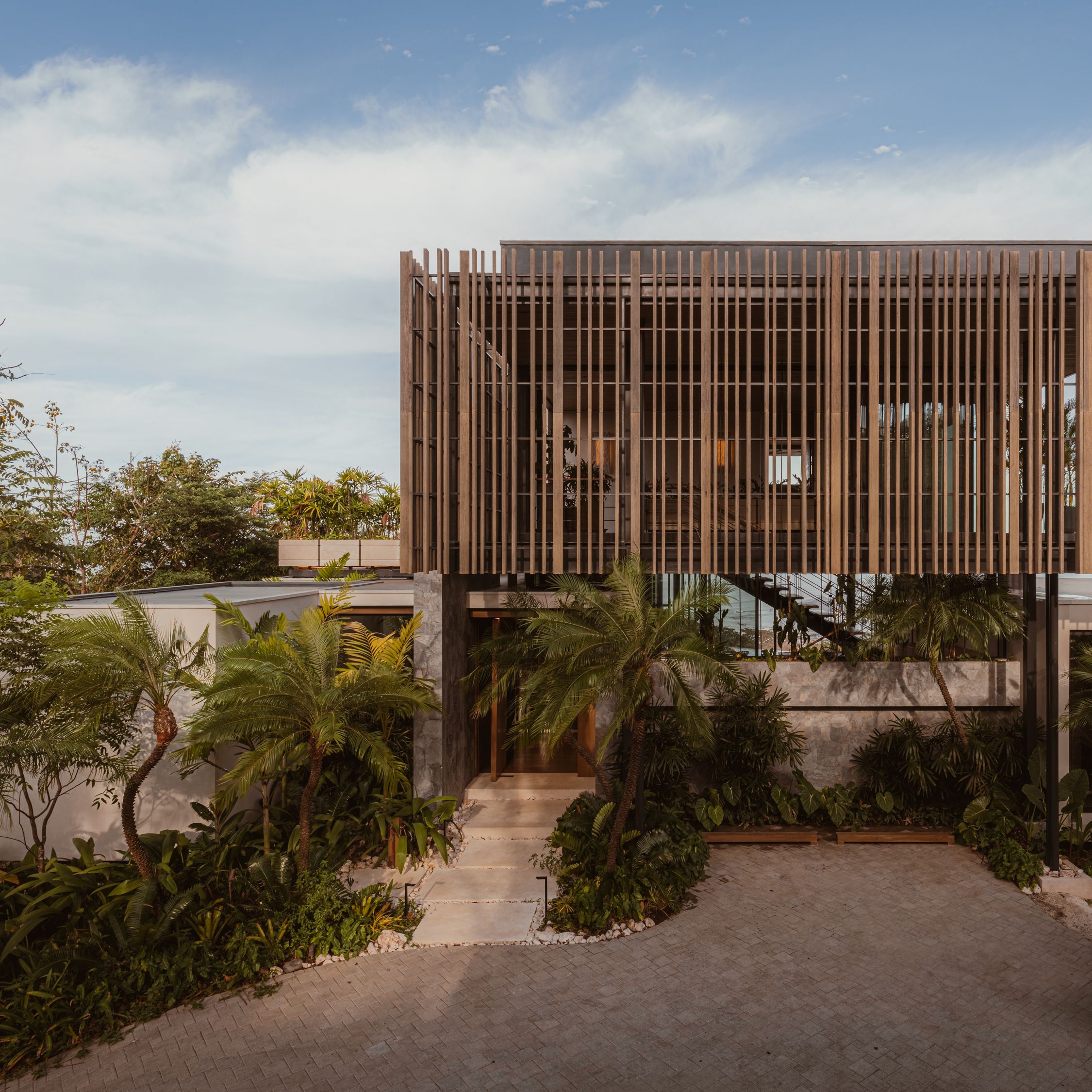 Tour a levitating Costa Rica retreat by Studio Saxe | Wallpaper*