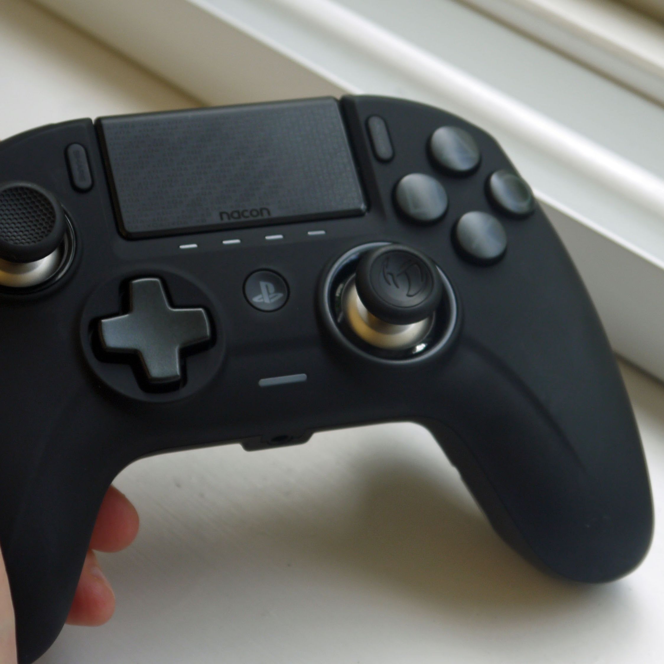 nacon REVOLUTION UNLIMITED PRO CONTROLL… Amazon.com: Electronic Arts NONAME NACON Revolution