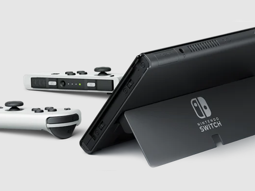 Nintendo Switch PS4 PRO The Nintendo Switch Just Topped The PS4's Lifetime Sales In Japan