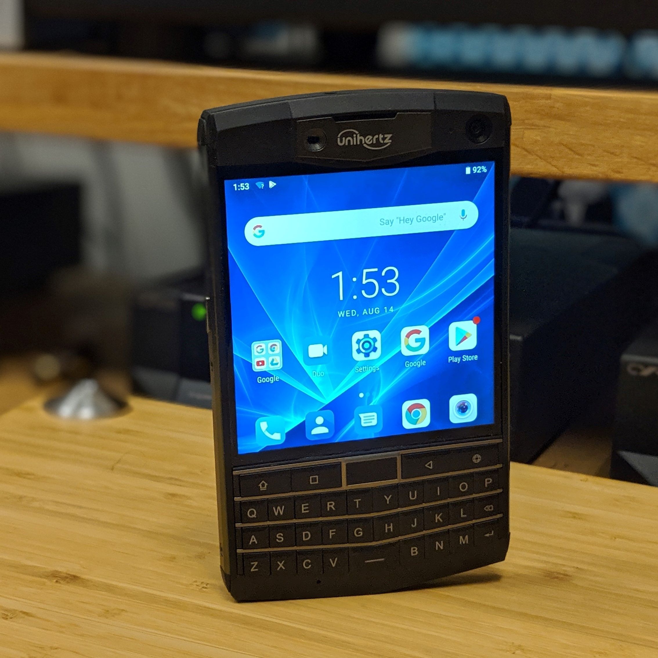 Uniherz TiTAN スマートフォン Unihertz Titan Slim - The New Sleek QWERTY Smartphone