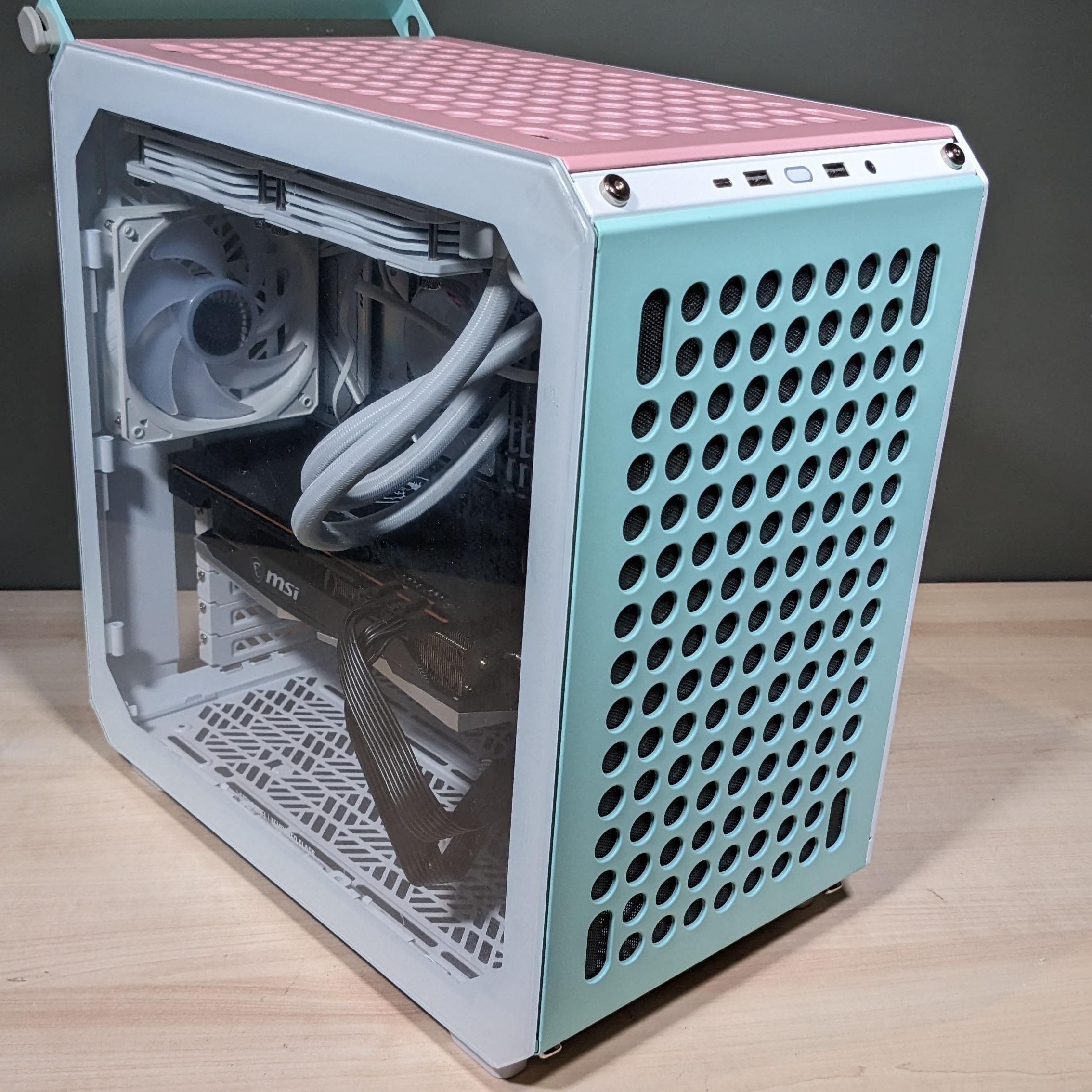 QUBE 500 FLATPACK PCケース QUBE 500 Flatpack Black & White Edition | Cooler Master
