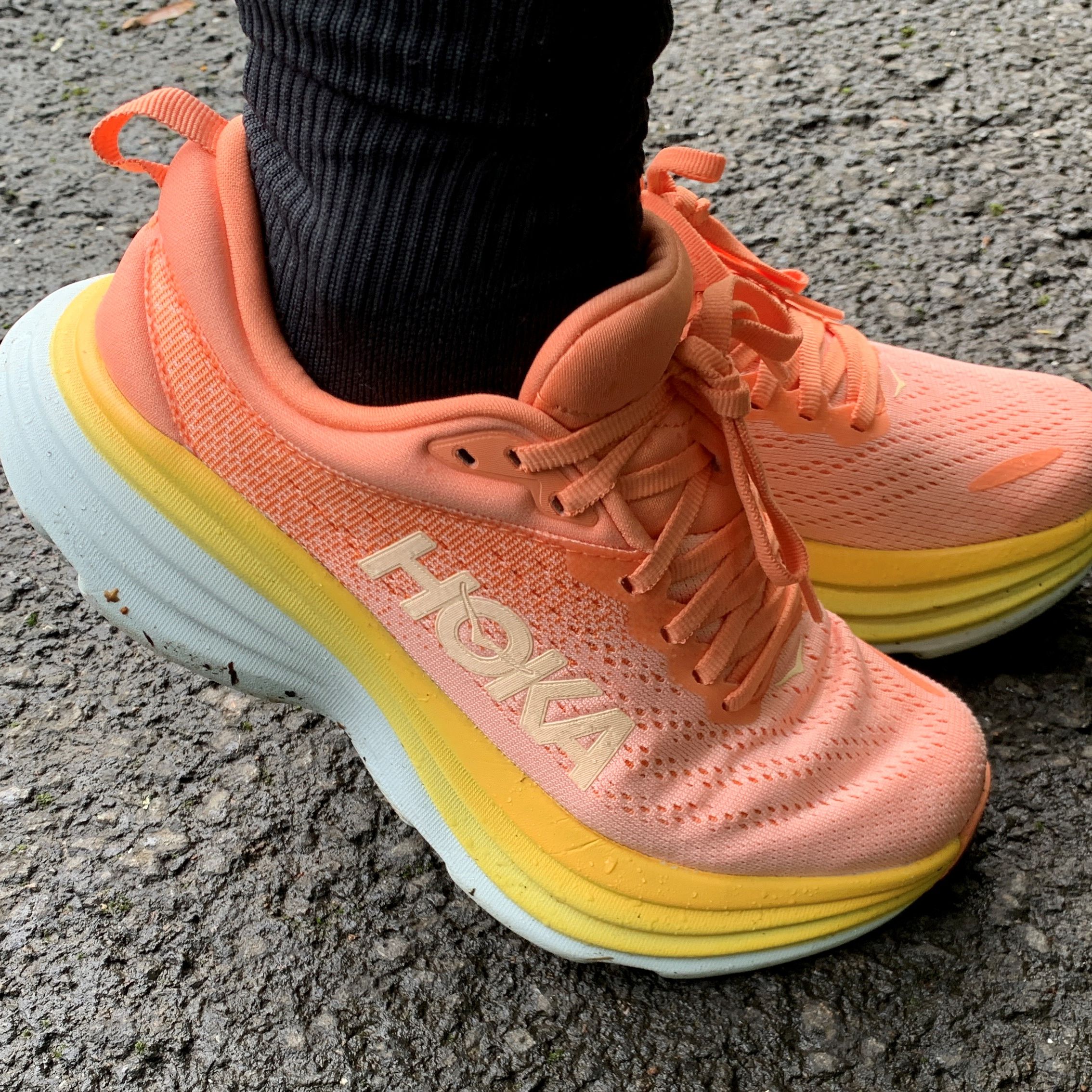 日本全国送料無料商品人気ランキング Hoka Bondi than bouncier and bigger review: shoe running 8 スパイク・シューズ