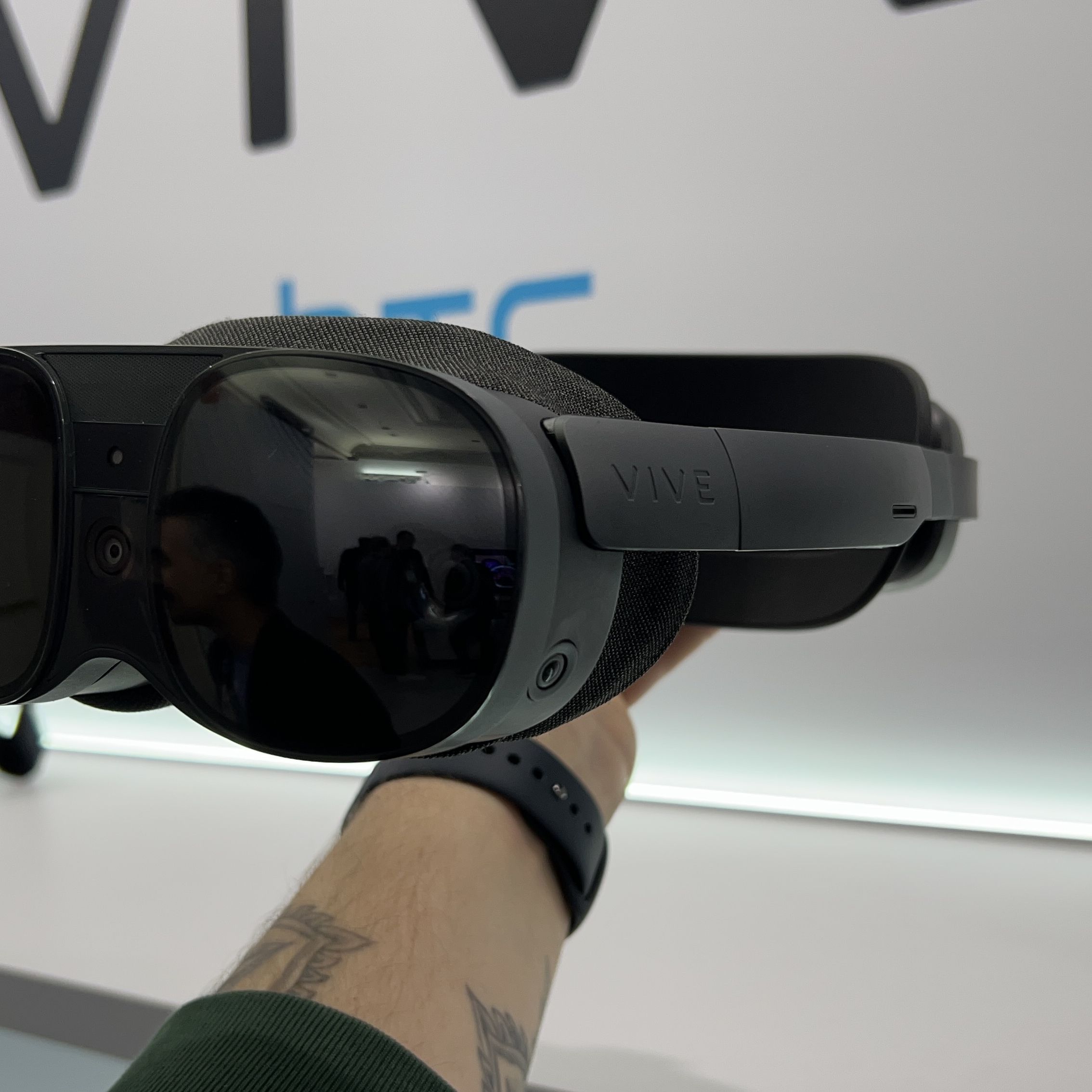 HTC Vive 一式 s-l1200.jpg