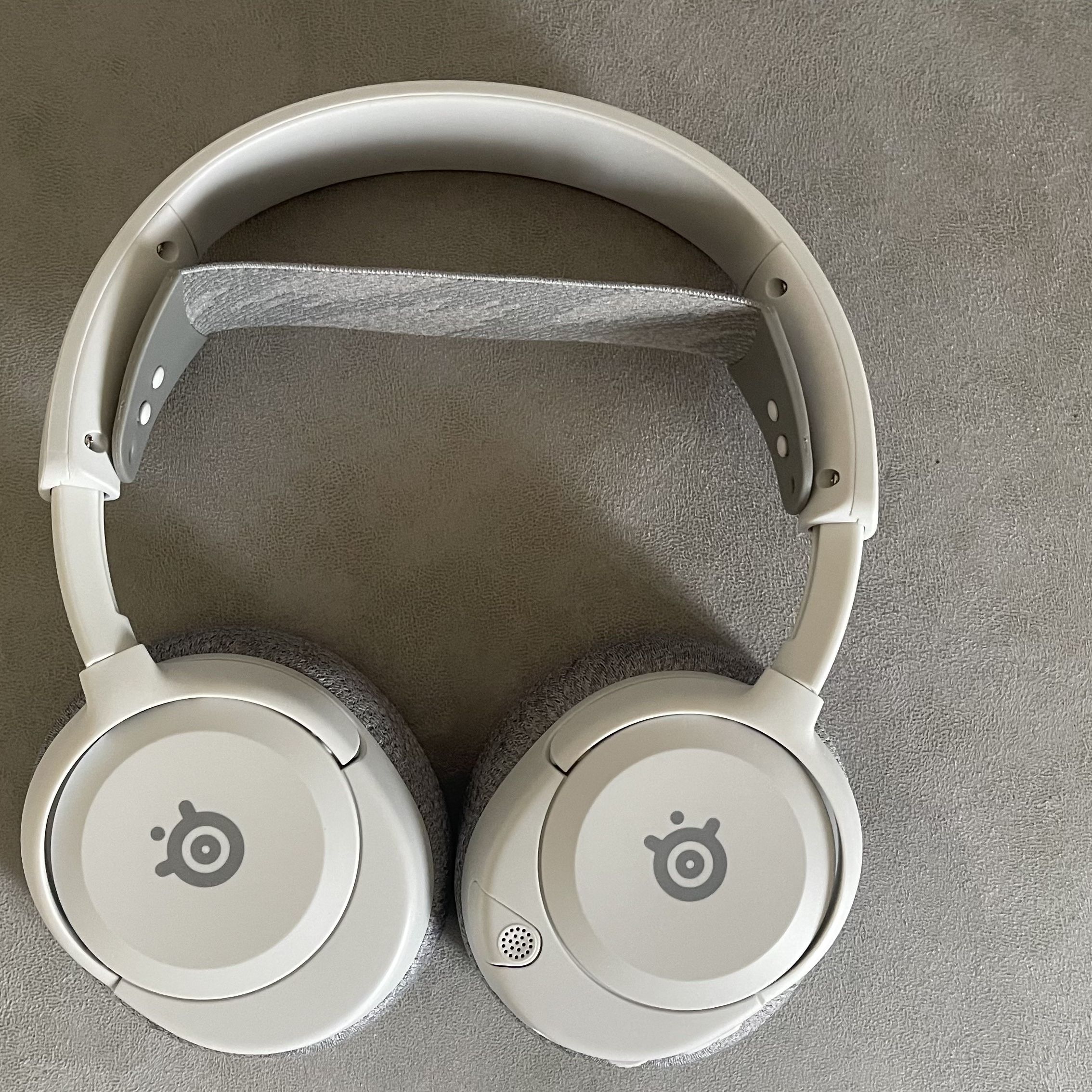 STEELSERIESゲーミングヘッドホン ARCTIS NOVA 1 ホワイト Arctis Nova 1 - White