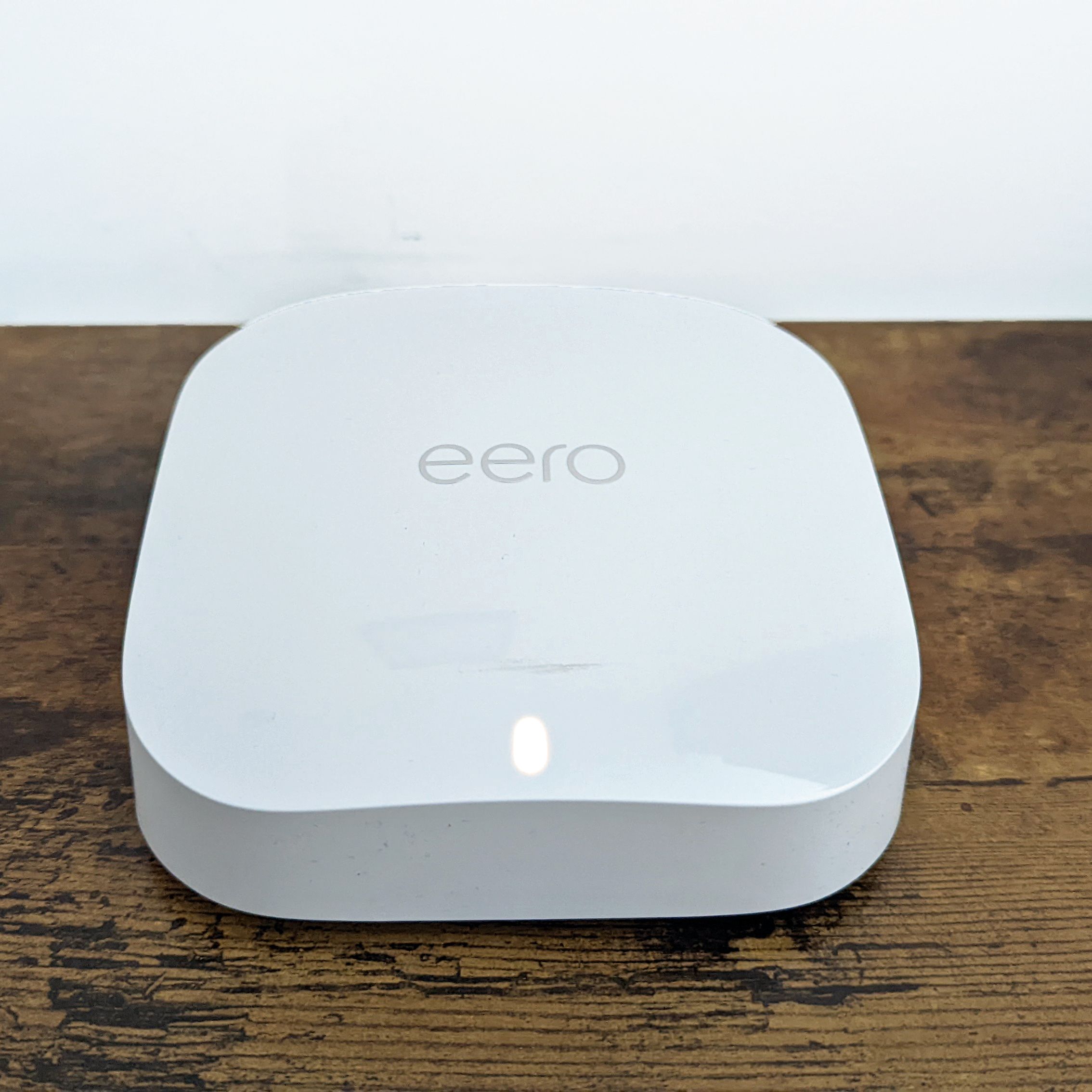 Amazon eero Pro 6E wifi ルーター 定価:¥36,980 Amazon eero Pro 6E tri-band mesh Wi-Fi 6E router, with built