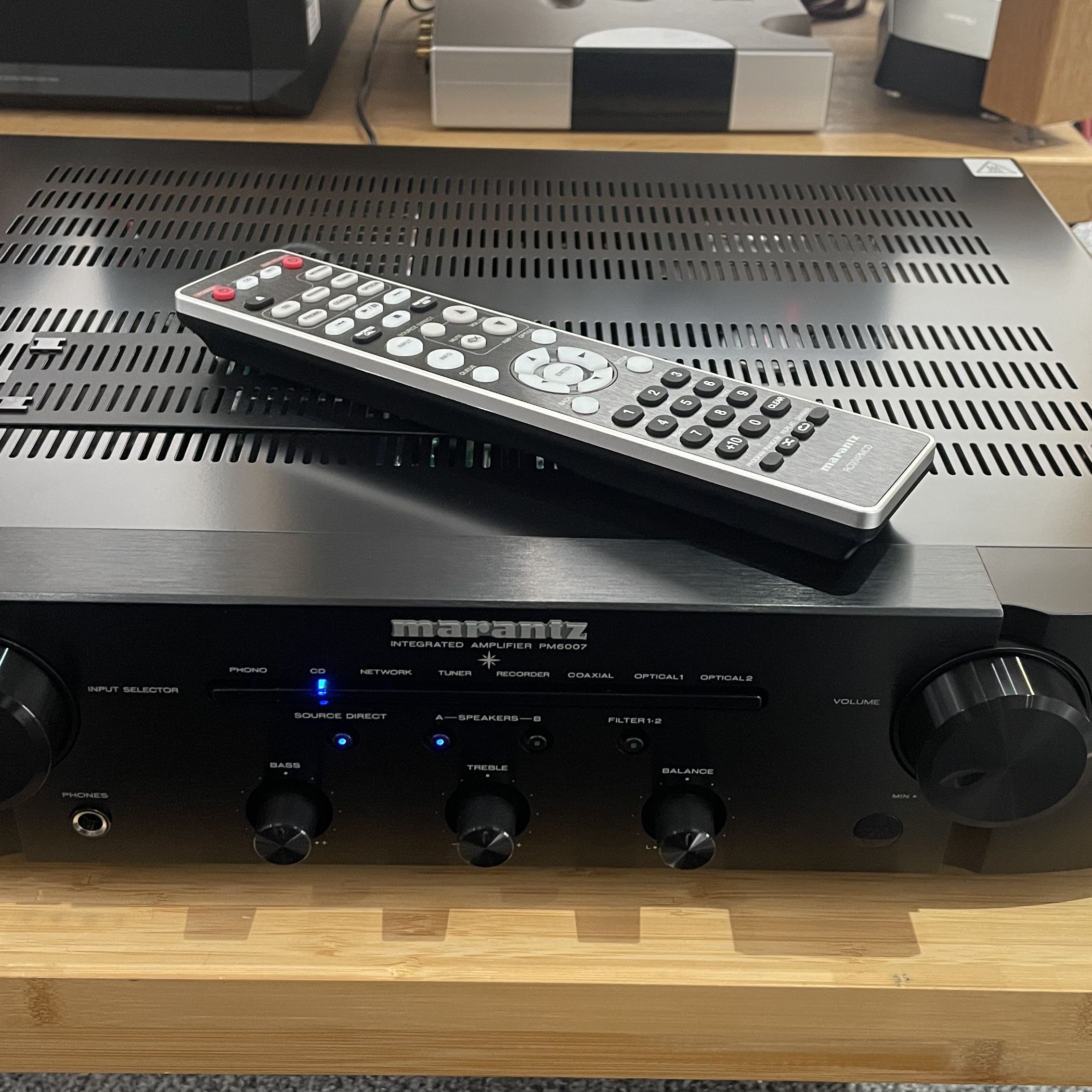 アンプ Marantz INTEGRATED AMPLIFIER PM6001 R83W8iRLzJhukk7acNKmZ5.jpg