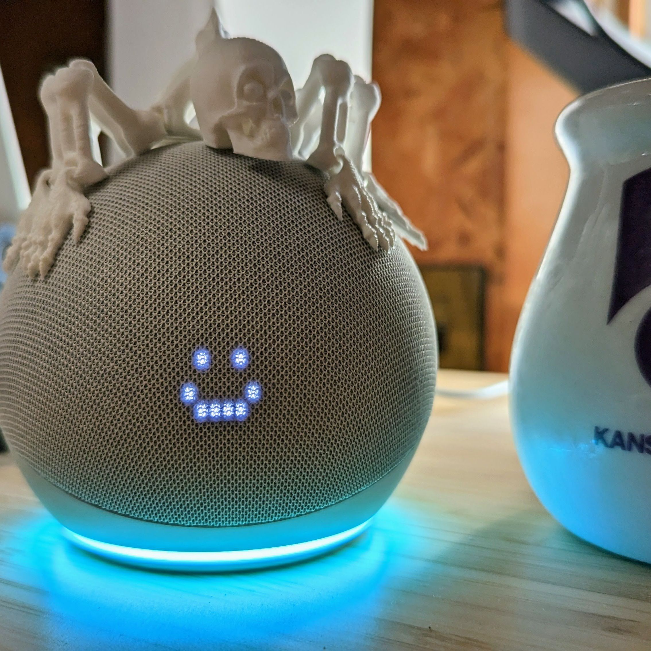 What types of information can the Echo Dot with Clock (2022