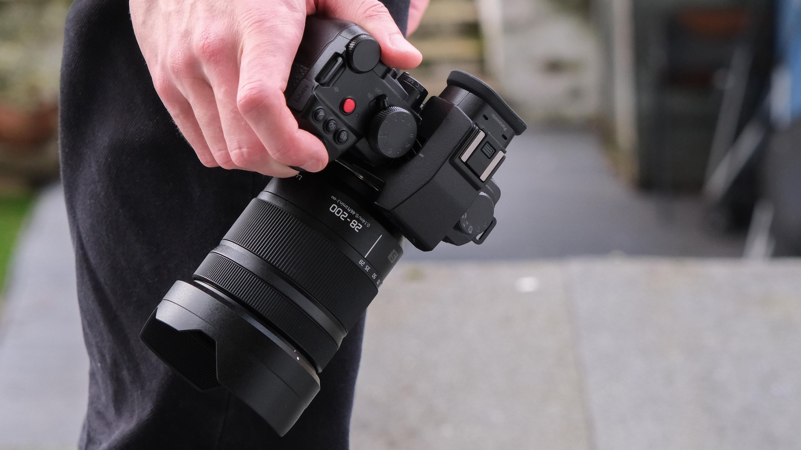 Panasonic Lumix S 28-200mm f/4-7.1 Macro O.I.S. review: the travel