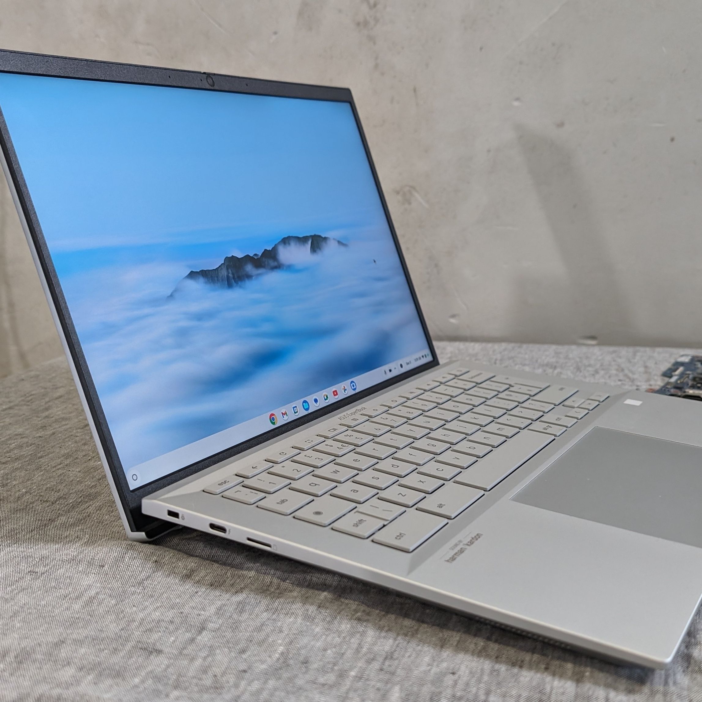 【新品・未開封】ASUS ExpertBook CX54 Chromebook TRJzBEYdqfooZN4b7QepQi.jpg