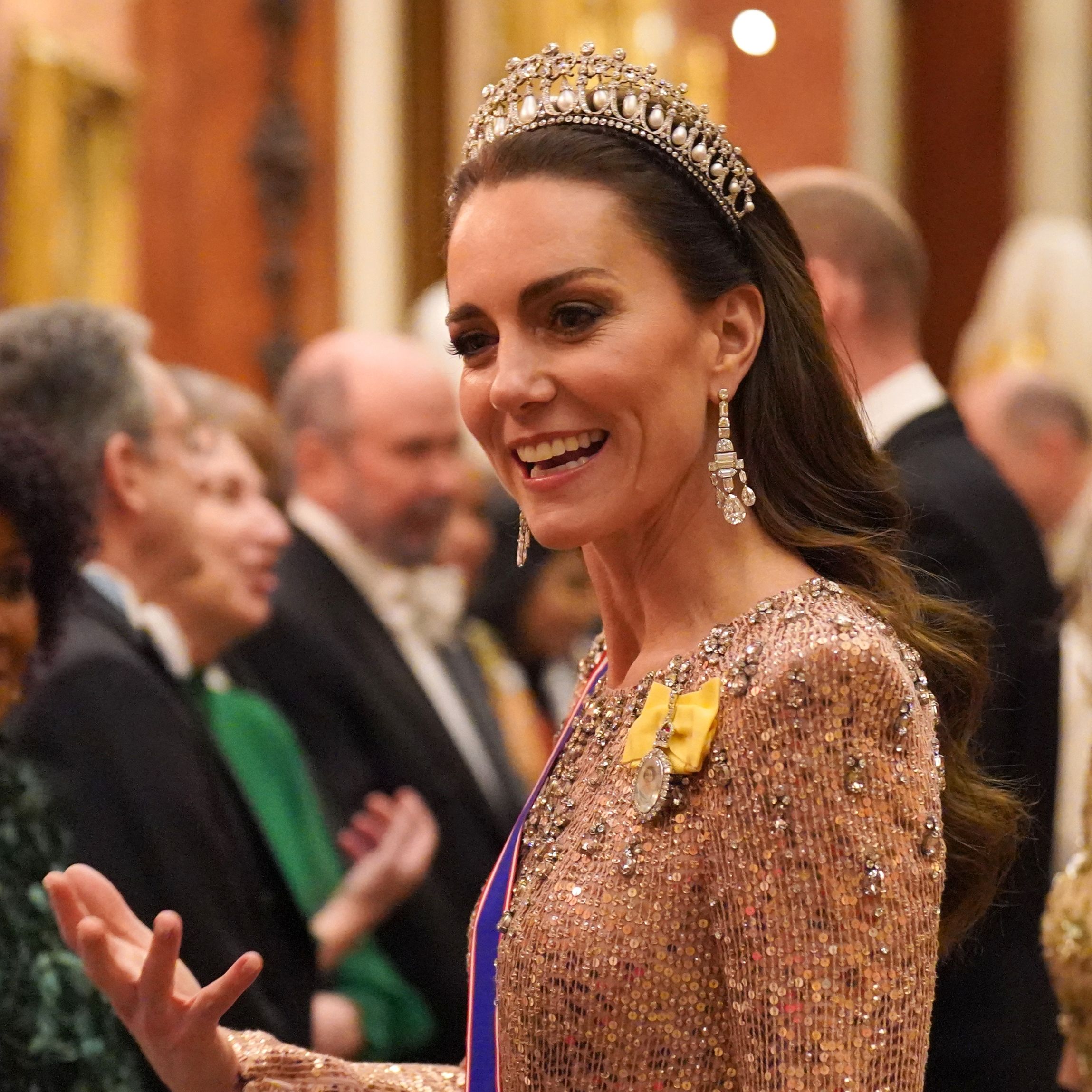 kate middleton pink sequin dress Kate Middleton in Sequin Pink Jenny Packham Dress