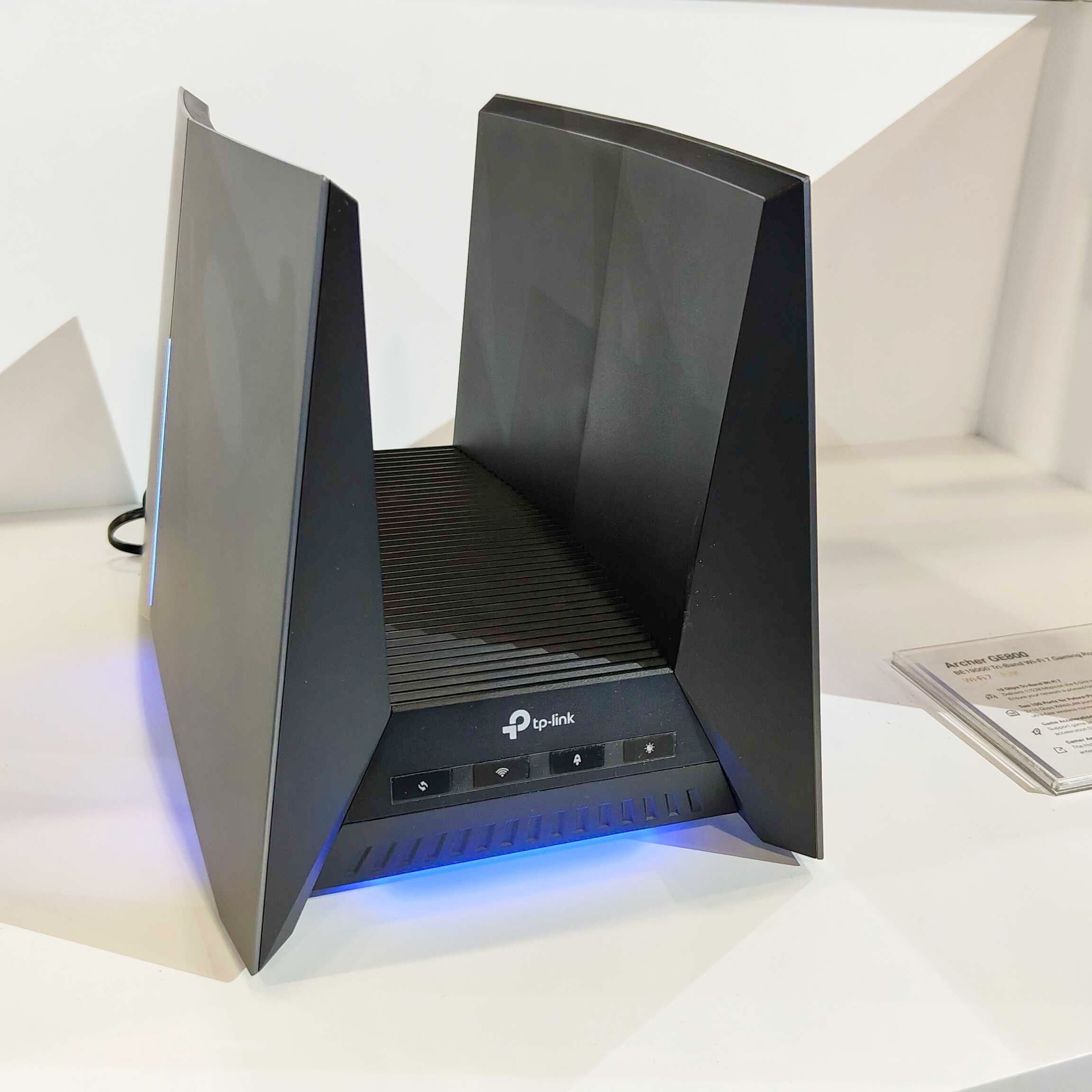 TP-Link Archer GE800 Wi-Fi 7ゲーミングルーター Archer GE800 | BE19000 Tri-Band Wi-Fi 7 Gaming Router | TP-Link