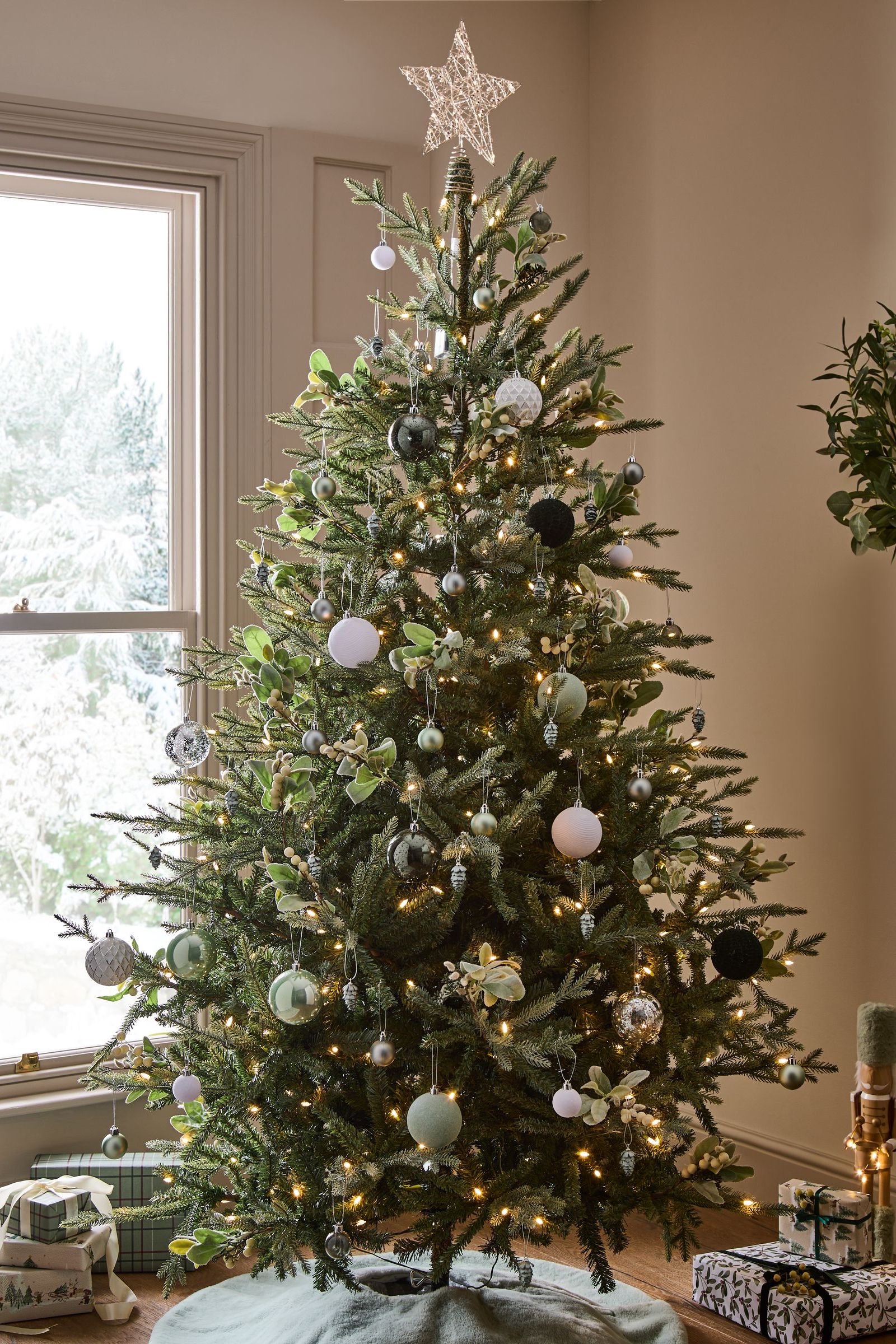 Collection Luxe Frosty 7ft Pre Lit Christmas Tree