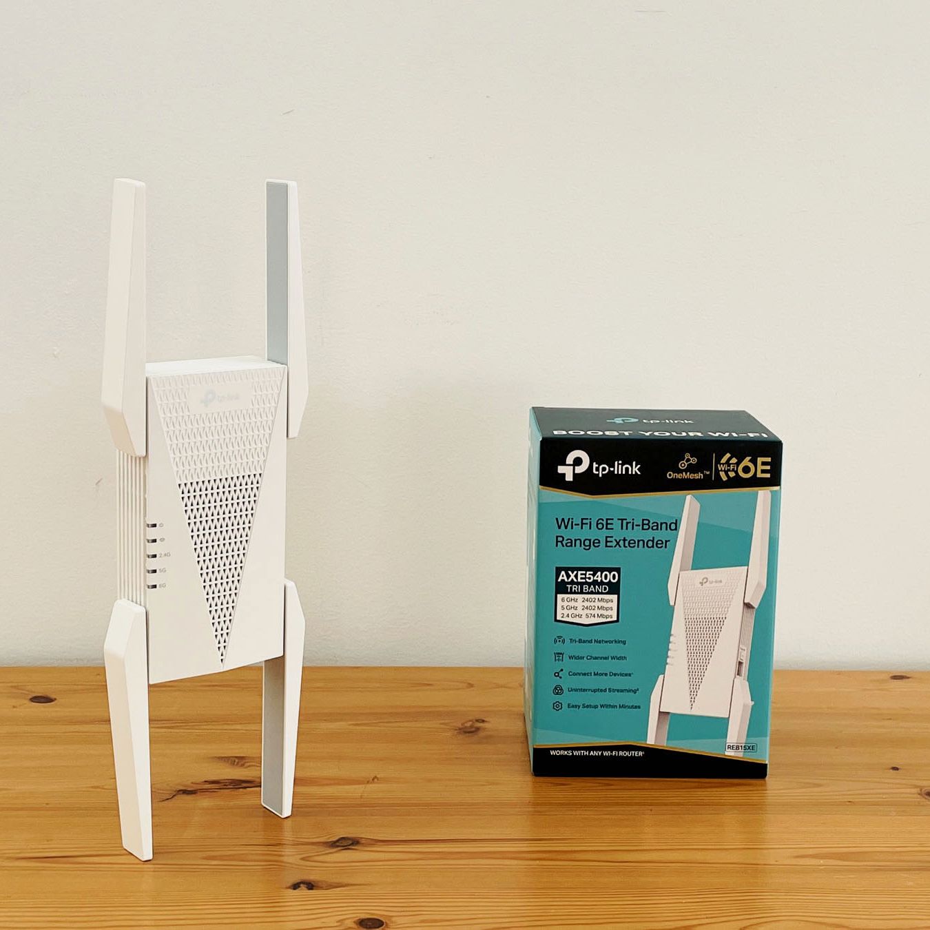 TP-Link AXE5400 Wi-Fi 6E Range Extender (RE815XE): a fast