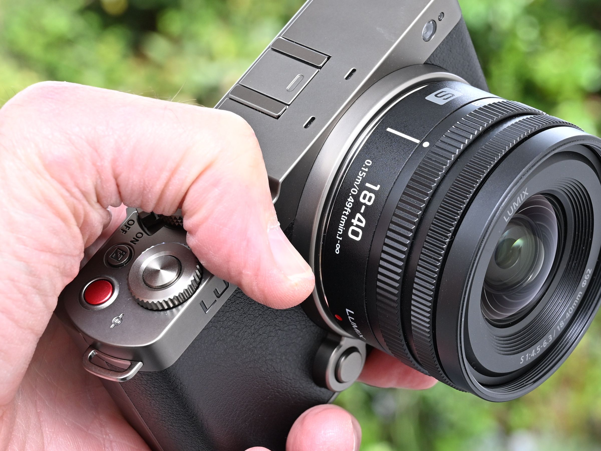 Panasonic Lumix S 18-40mm f/4.5-6.3 review: a mini marvel that