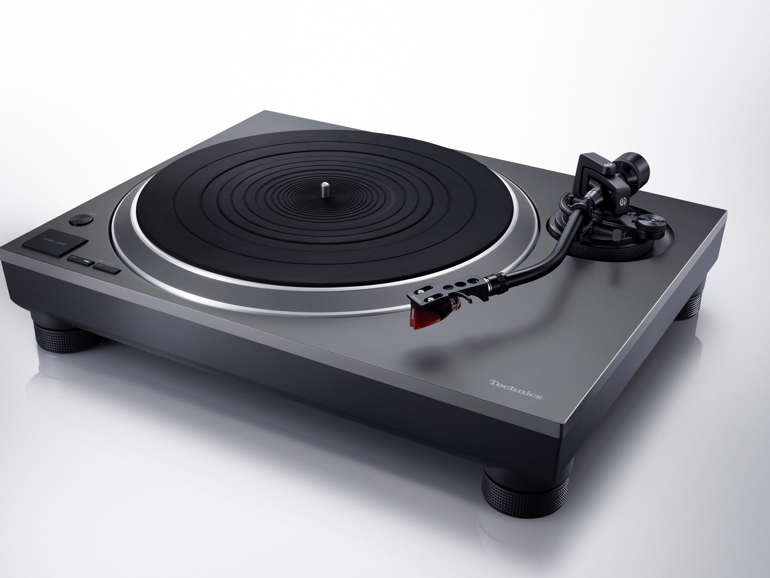 Technics updates its five-star SL-1500C direct drive turntable
