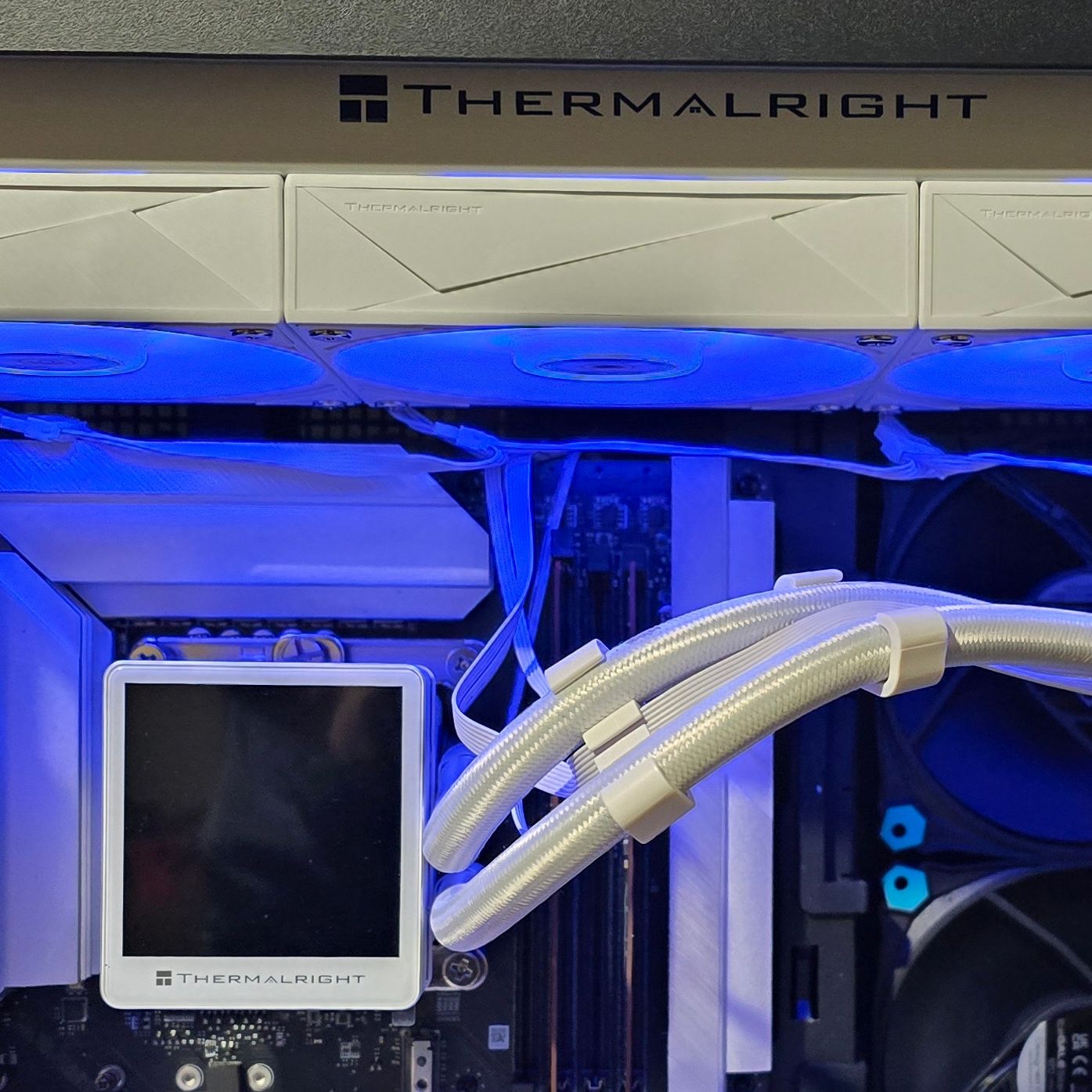 Thermalright FW PRO 360 ARGB - Raffreddatore liquido per CPU AIO, 360 mm, schermo LCD IPS da 2
