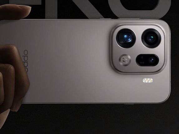 OPPO Reno8 グレー デュアルカメラ dAiZ467CKxrFegR9JVxvfL.jpg