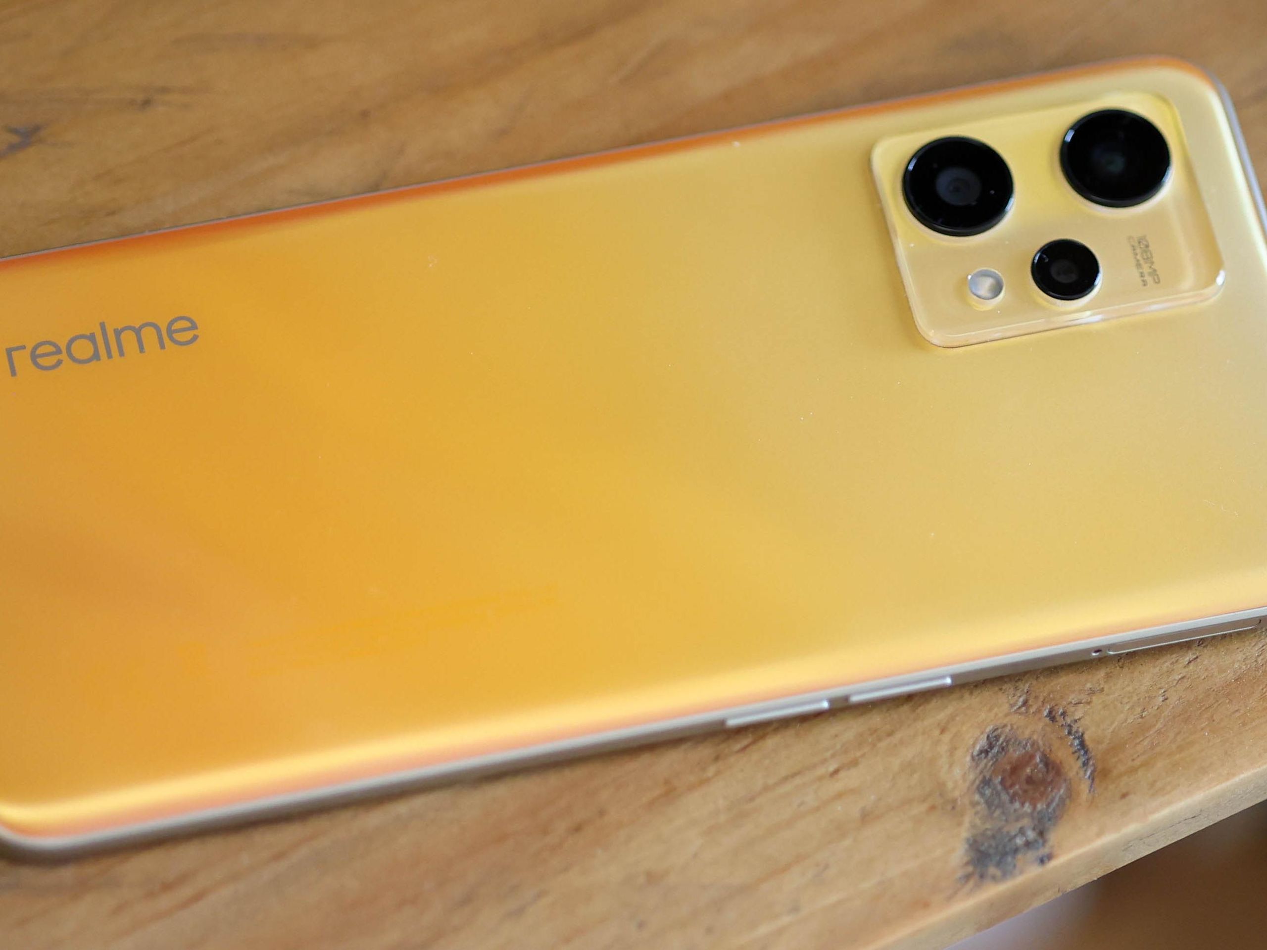 realme スマートフォン ゴールド HX6dqfjMirotKsNkDajN3a.jpg