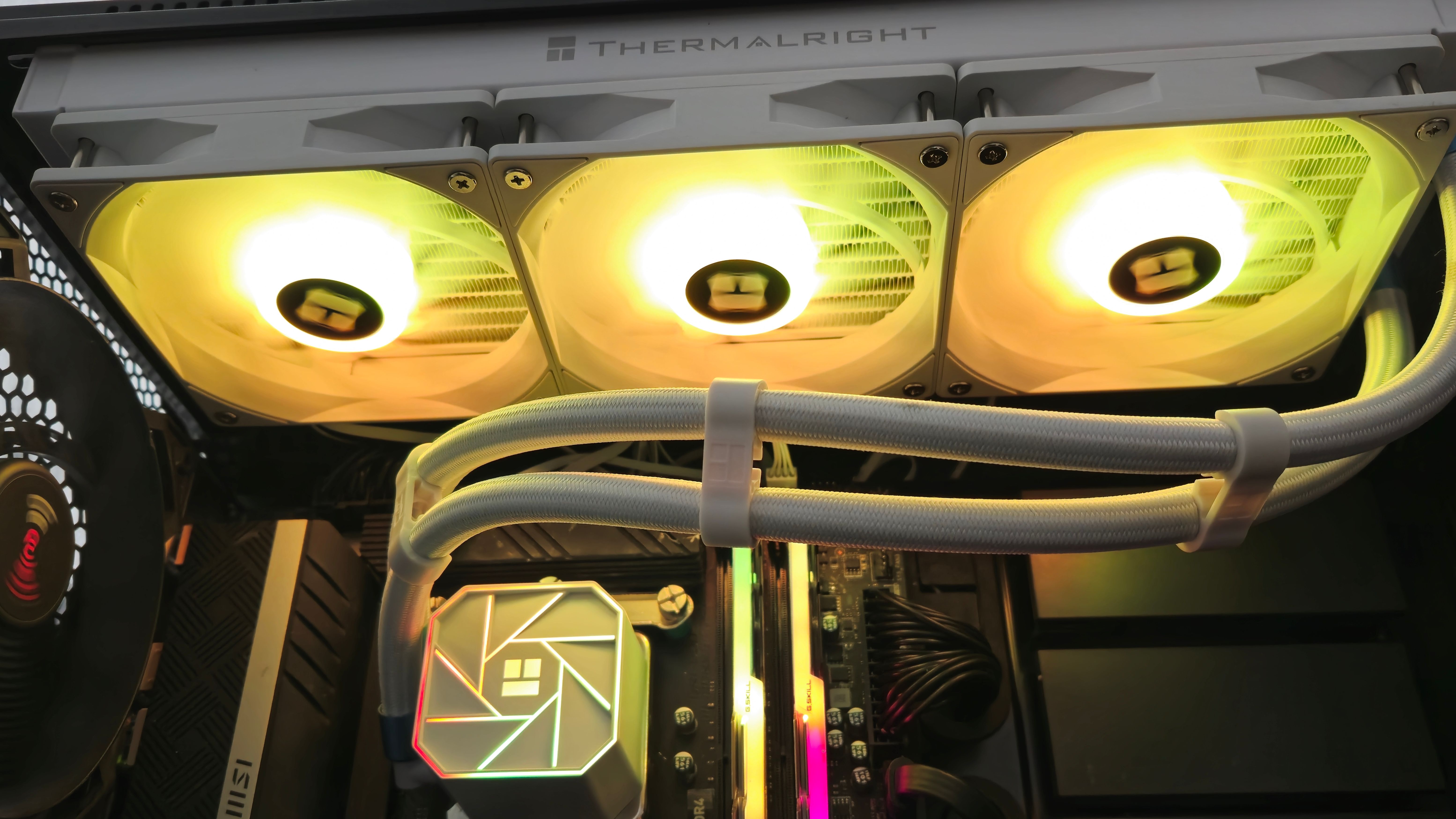 CPU THERMALRIGHT FROZEN NOTTE 360 WHITE ARGB Frozen Notte 360 WHITE ARGB – Thermalright