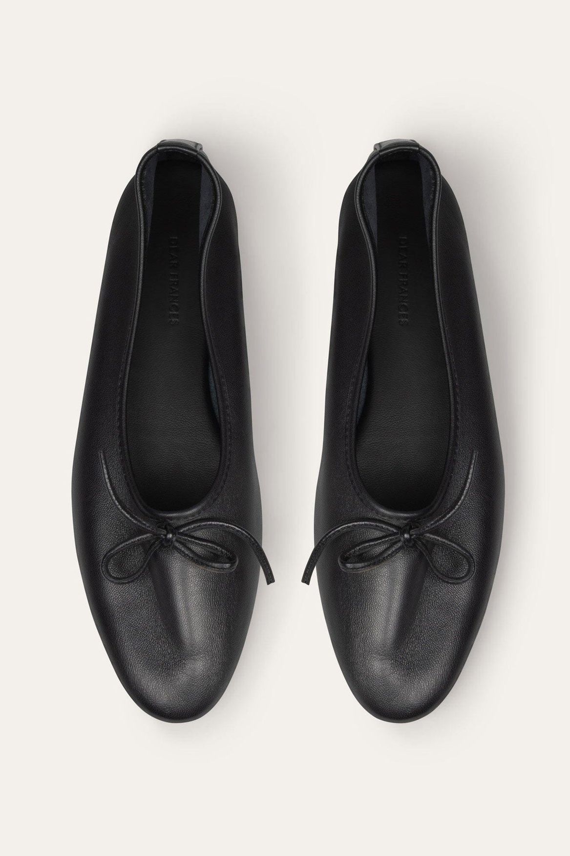Gala, Black Leather