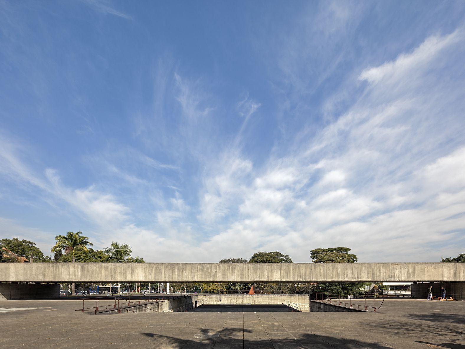 洋書 Paulo Mendes da Rocha Works and Projects Retrospective: Paulo Mendes da Rocha - The Architectural Review