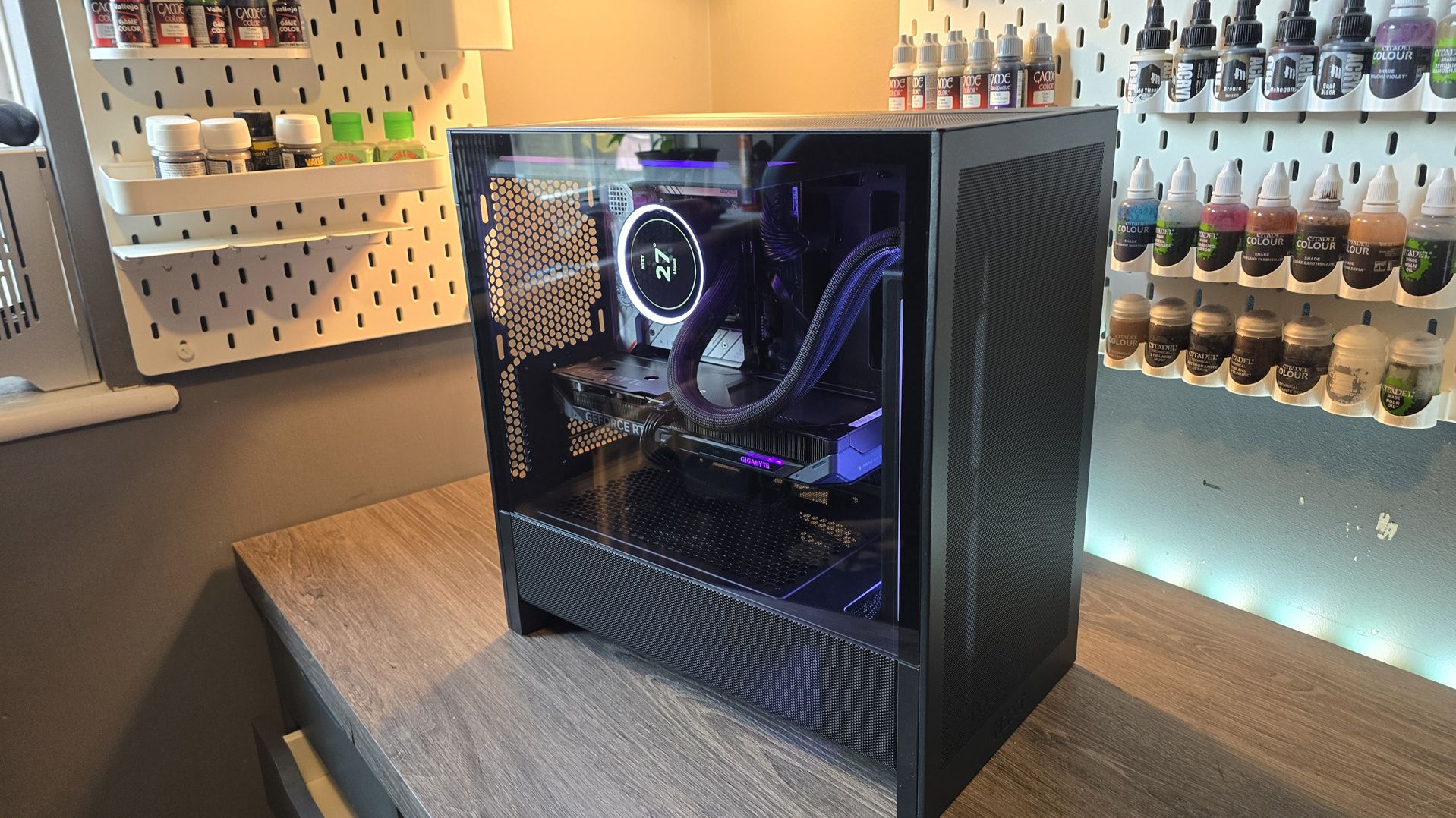 NZXT H3 FlowとPuckのセット（ブラック） NZXT H3 Flow case review | PC Gamer