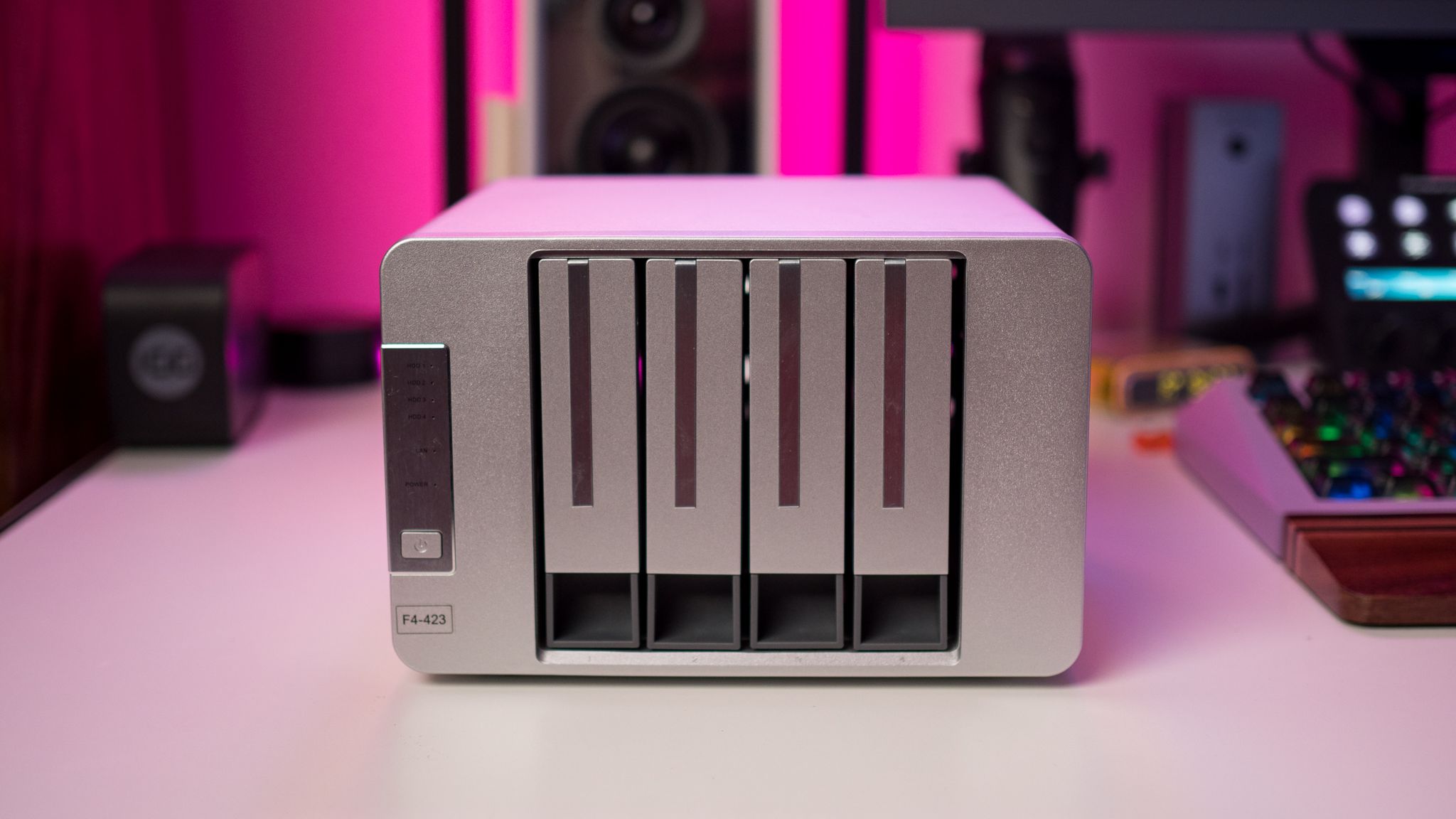 TERRAMASTER F4-423 4ベイNAS シルバー 【公式通販】