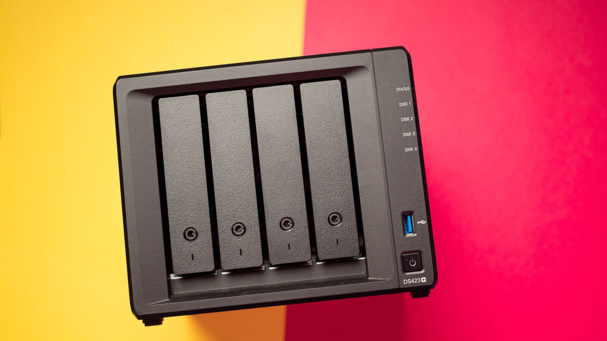 Synology社製、ビジネス向けの4ベイNASキット「DiskStation