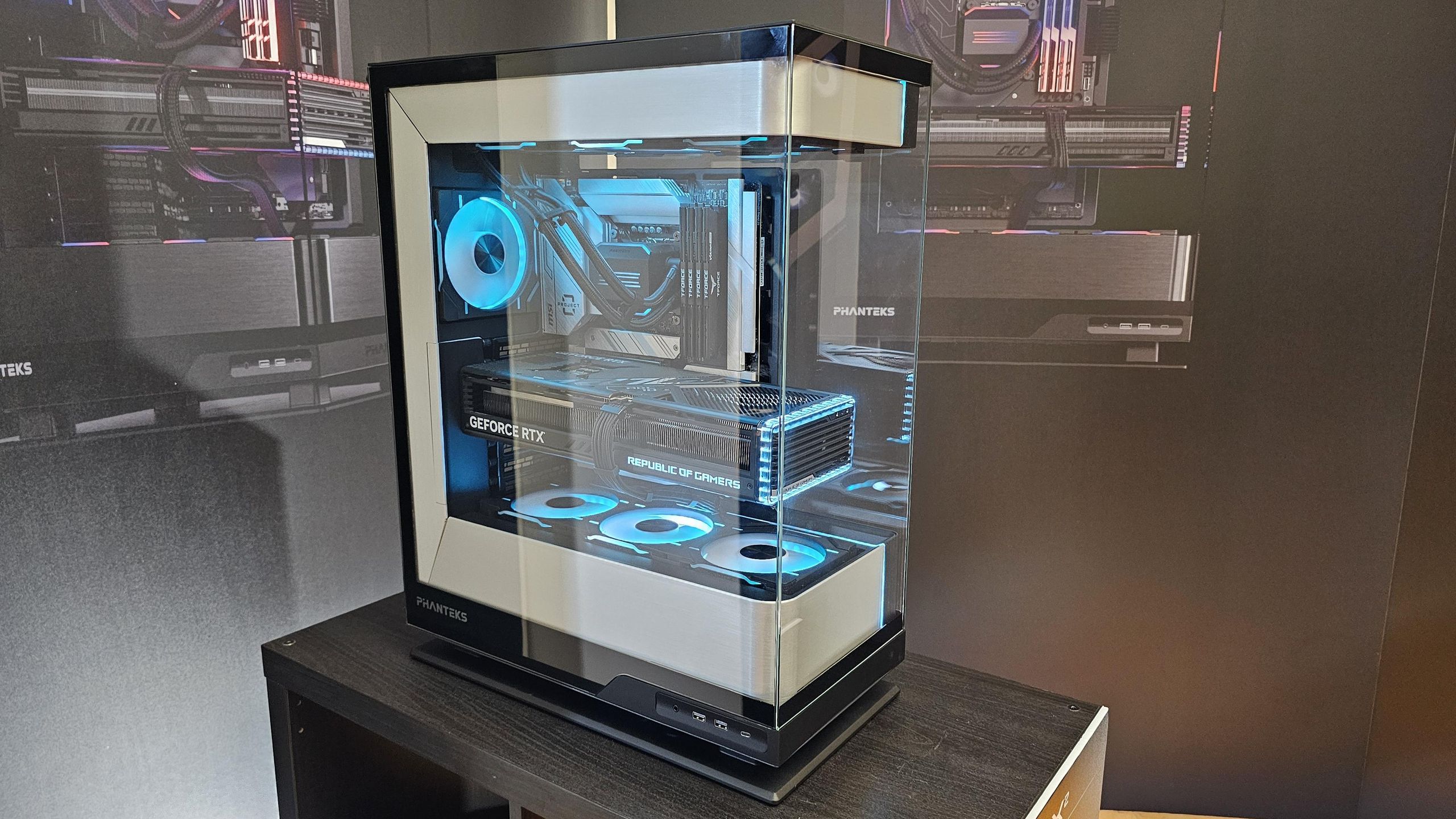 Phanteks Evolv X2 is the perfect showcase PC chassis — floating