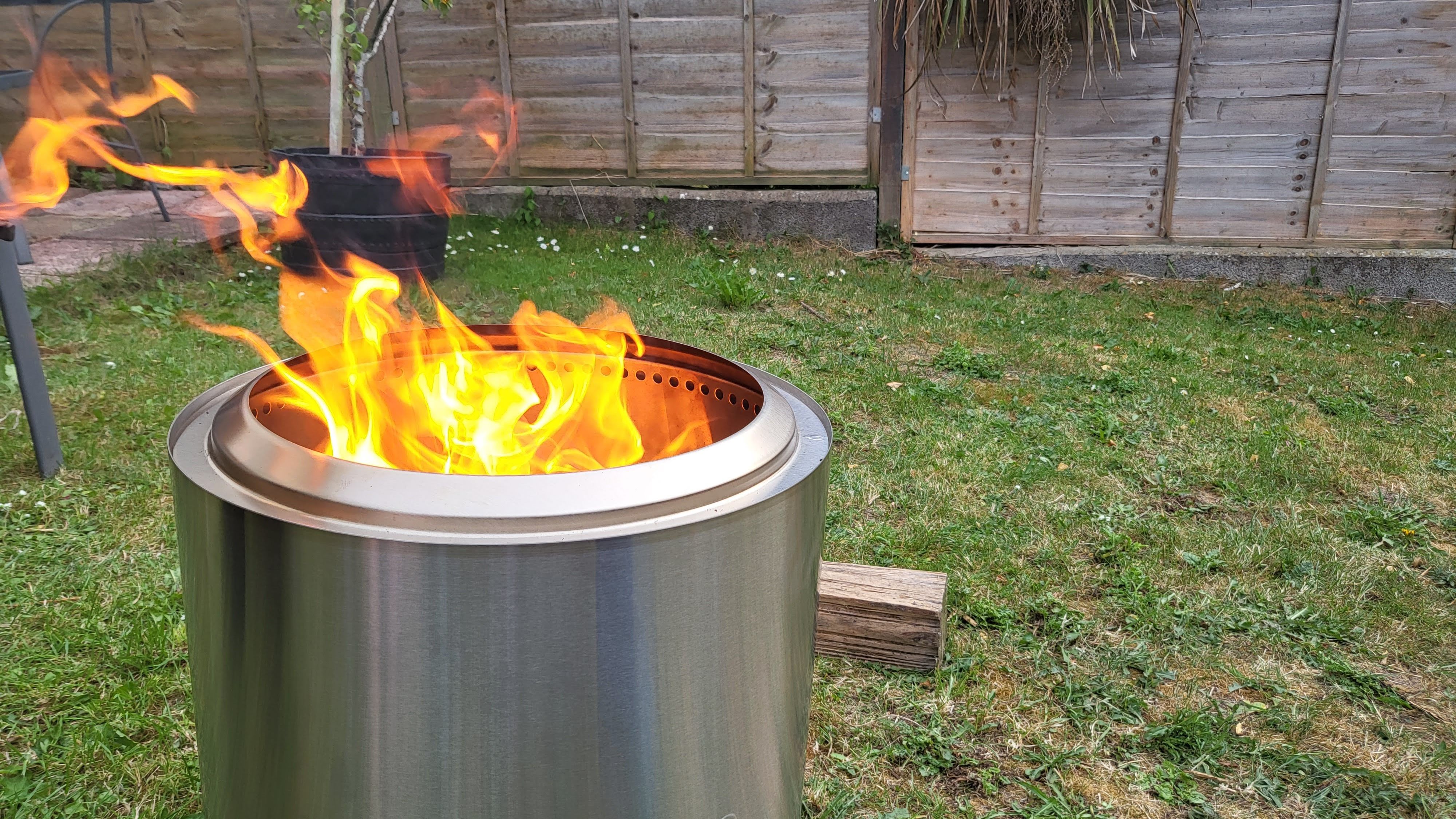 新品未使用 BONFIRE GO OUTSIDE BGO SOLOL Amazon.com : Solo Stove Bonfire with Stand | 19.5