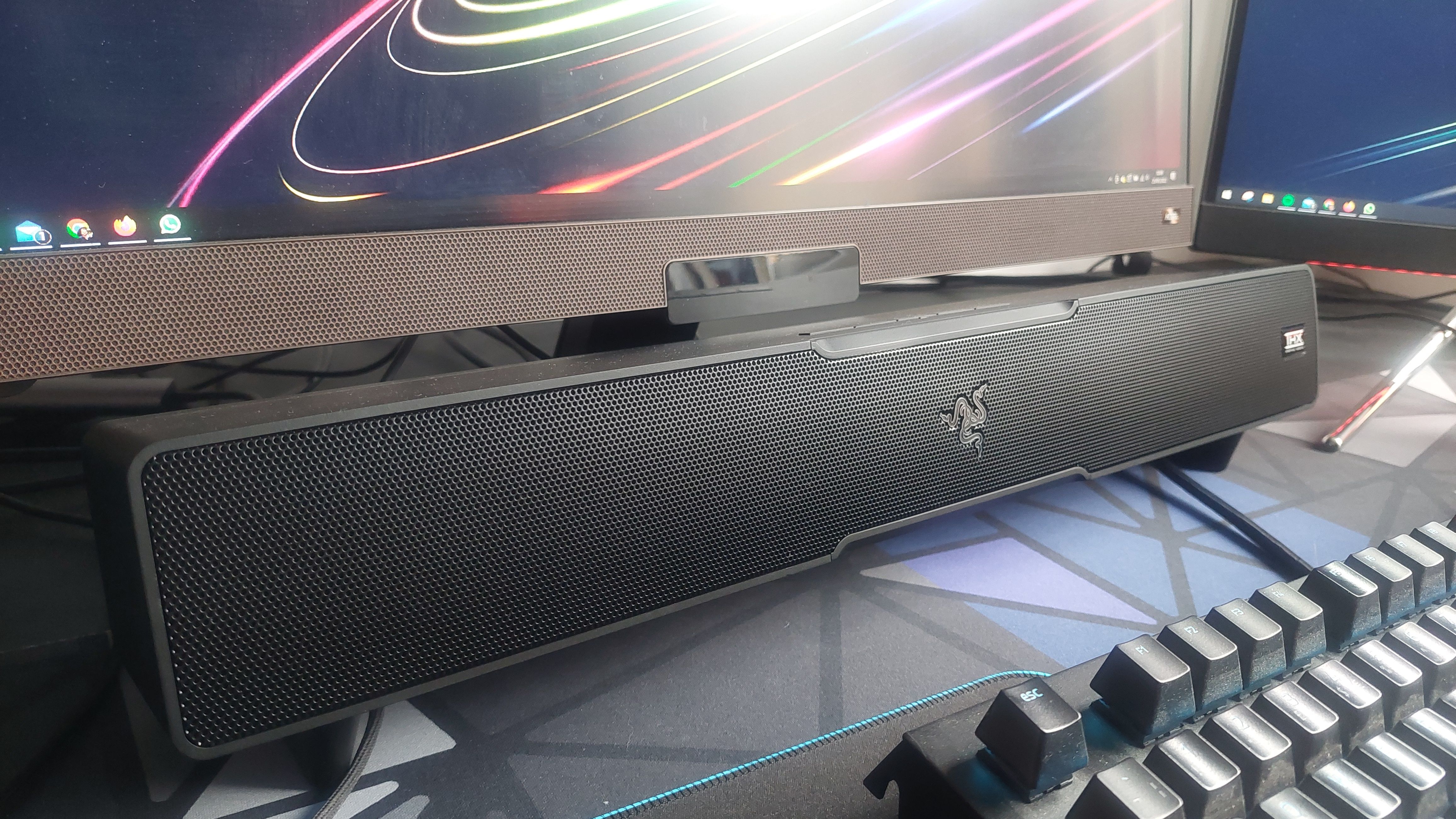 早い者勝ち　razer LEVIATHAN V2 コンパクトな USB Type-C PC サウンドバー – Razer Leviathan V2