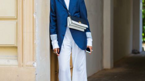How to Dress for Jury Duty, According to a Lawyer | Who What Wear How to Dress for Jury Duty, According to a Lawyer | Who What Wear